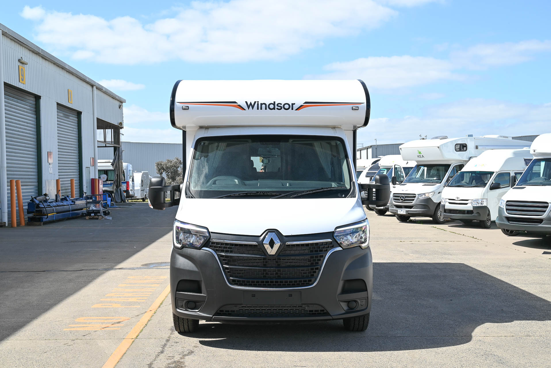 Carousel Popup Thumnails 4 - 2024 Windsor Daintree Renault 2 Berth