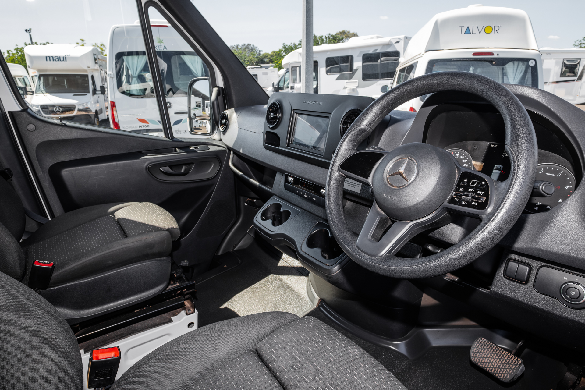 Carousel Popup Thumnails 9 - 2021 Kea Nomad M700 Mercedes 3 Berth