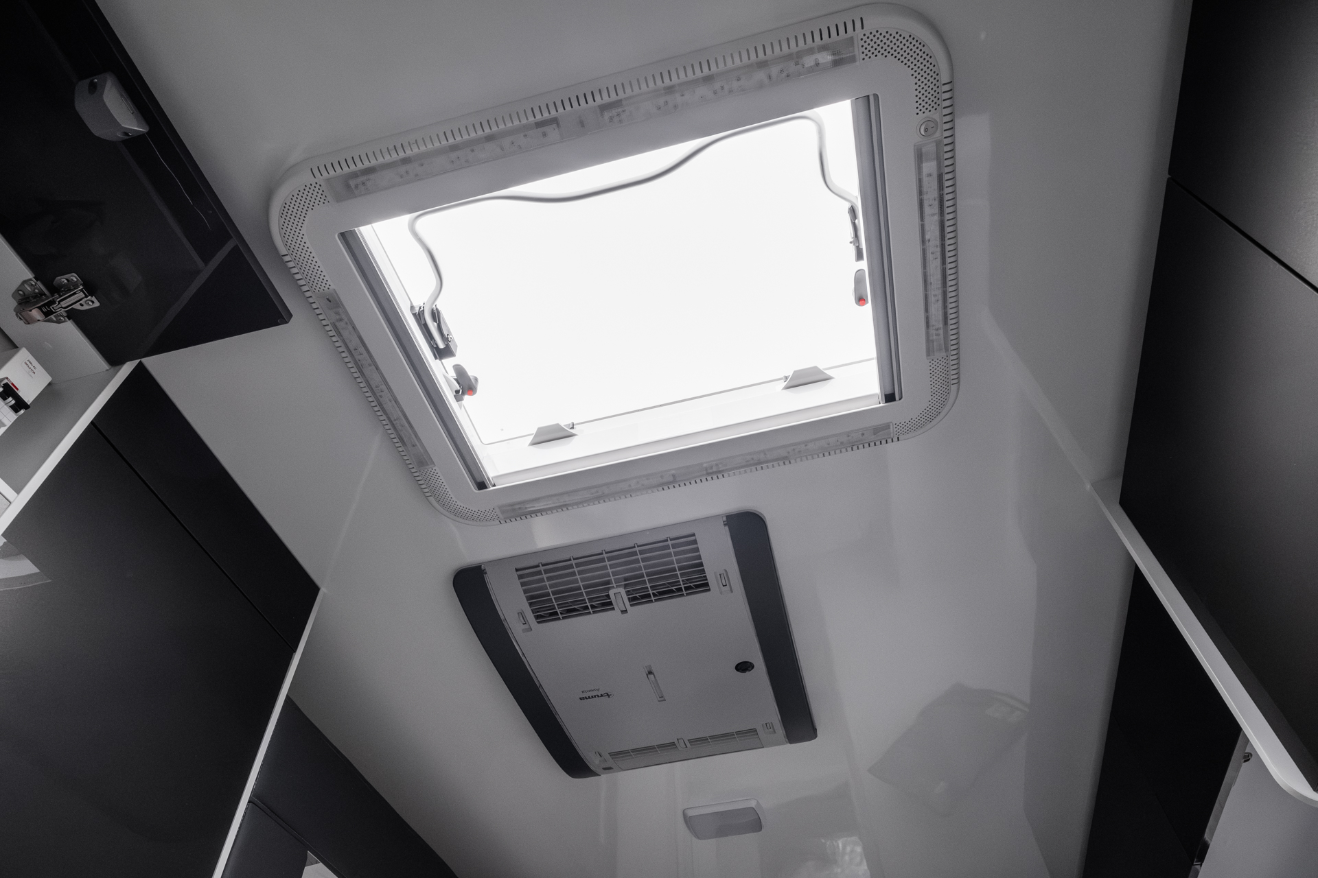 Carousel Popup Thumnails 27 - 2024 Windsor Simpson Fiat 4 Berth