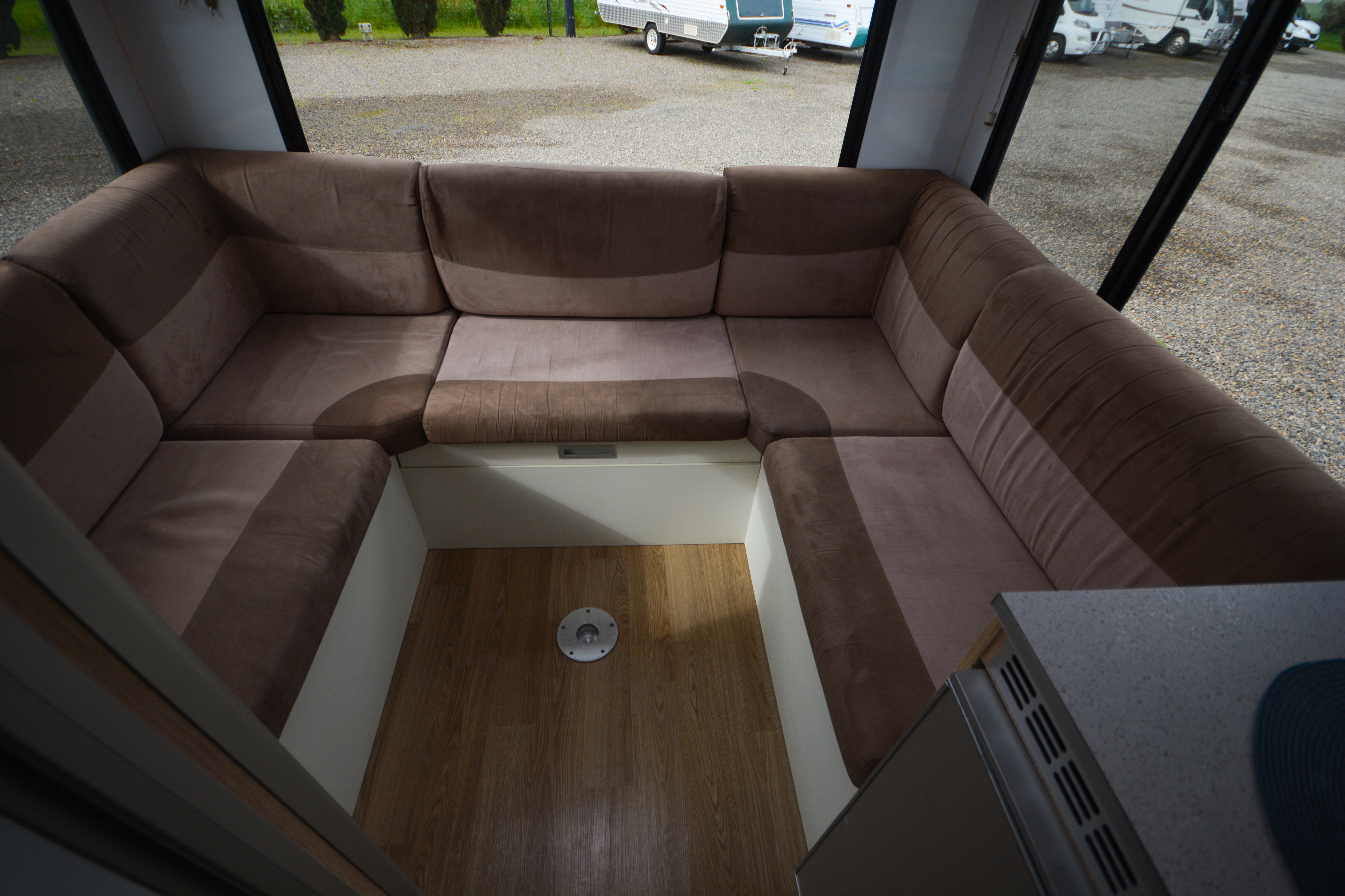 Carousel Popup Thumnails 29 - 2021 Kea River M721 Mercedes 6 Berth