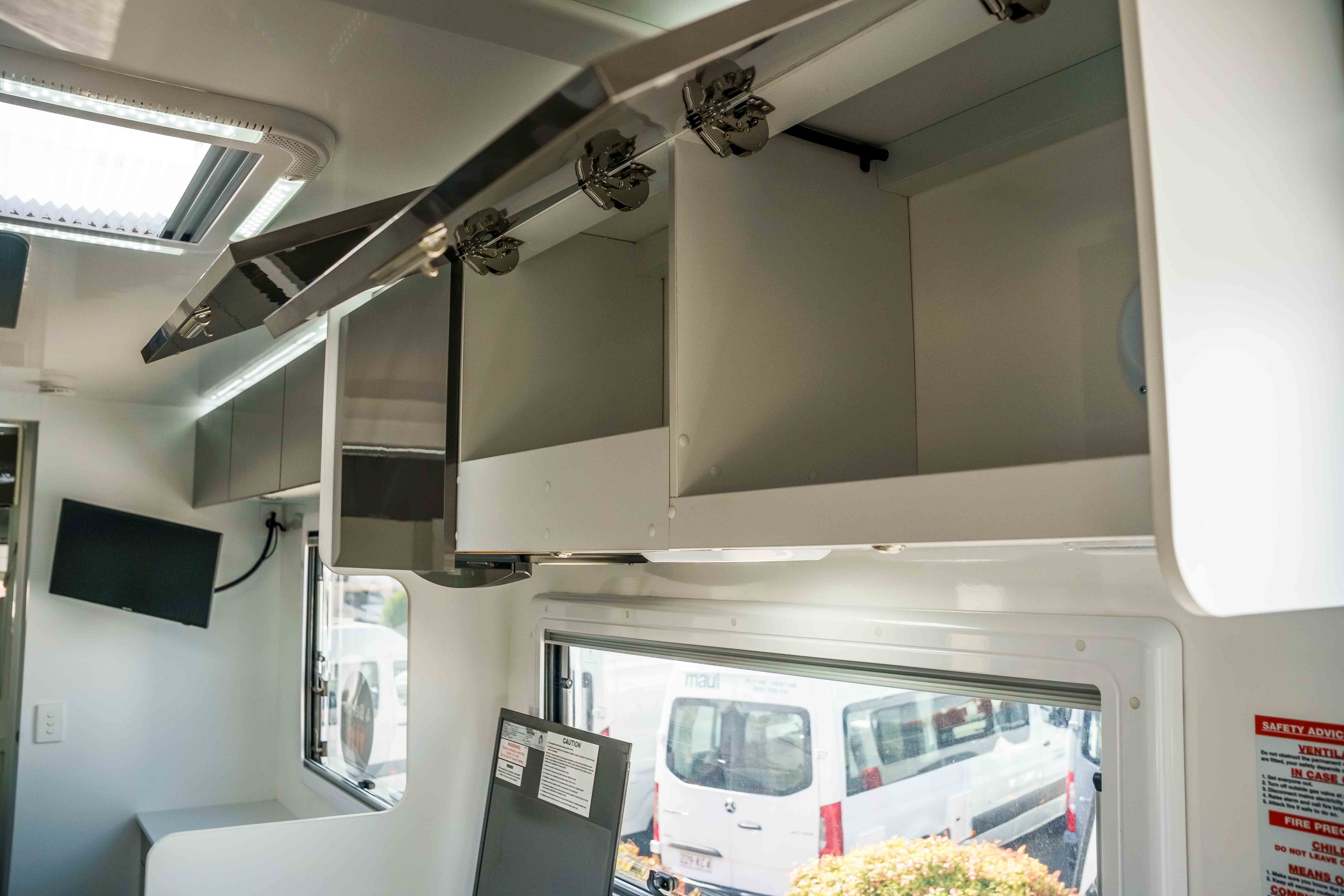 Carousel Popup Thumnails 10 - 2023 Windsor Simpson Fiat 4 Berth