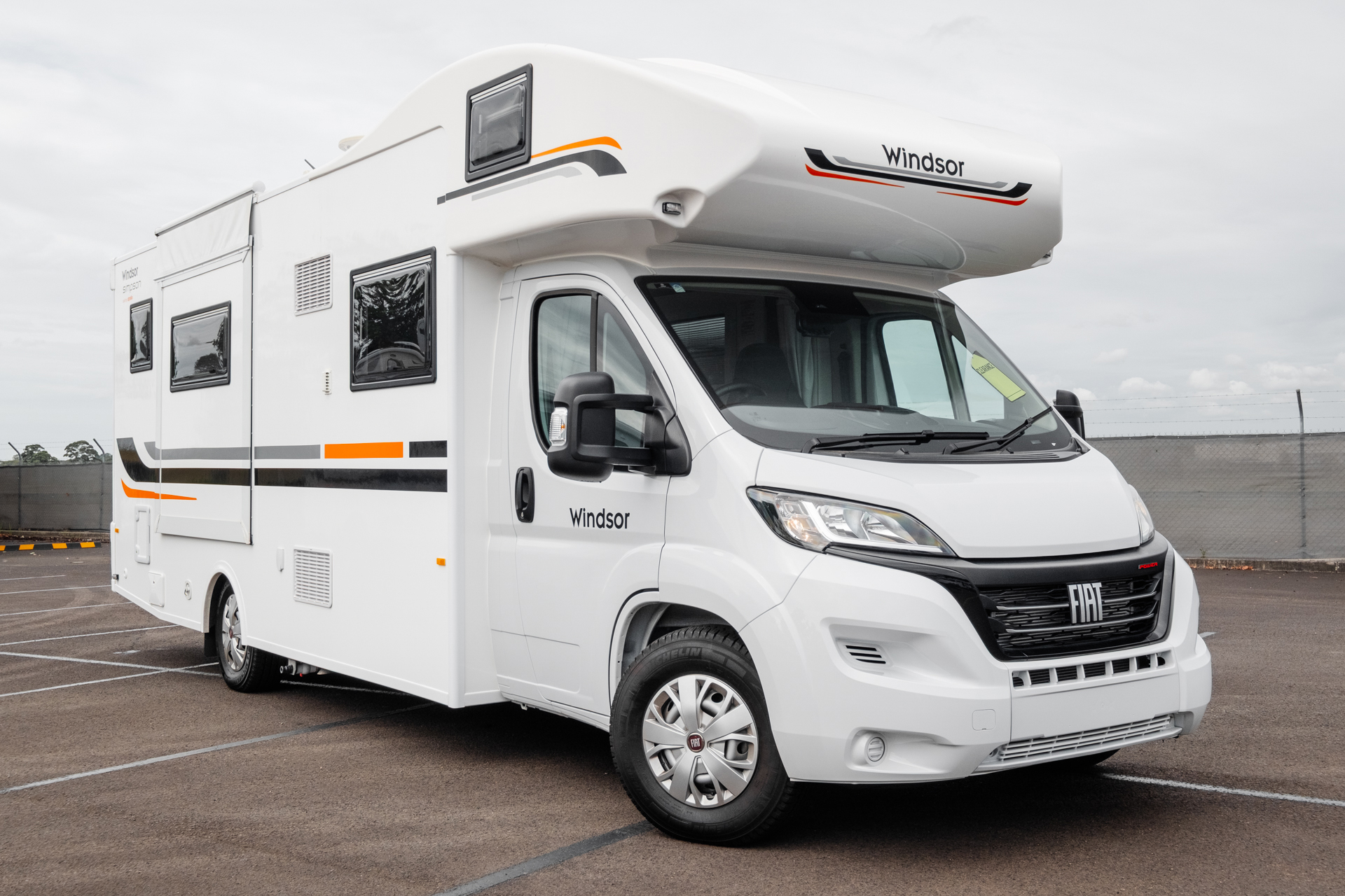 Carousel Popup Thumnails 4 - 2024 Windsor Simpson Fiat 4 Berth