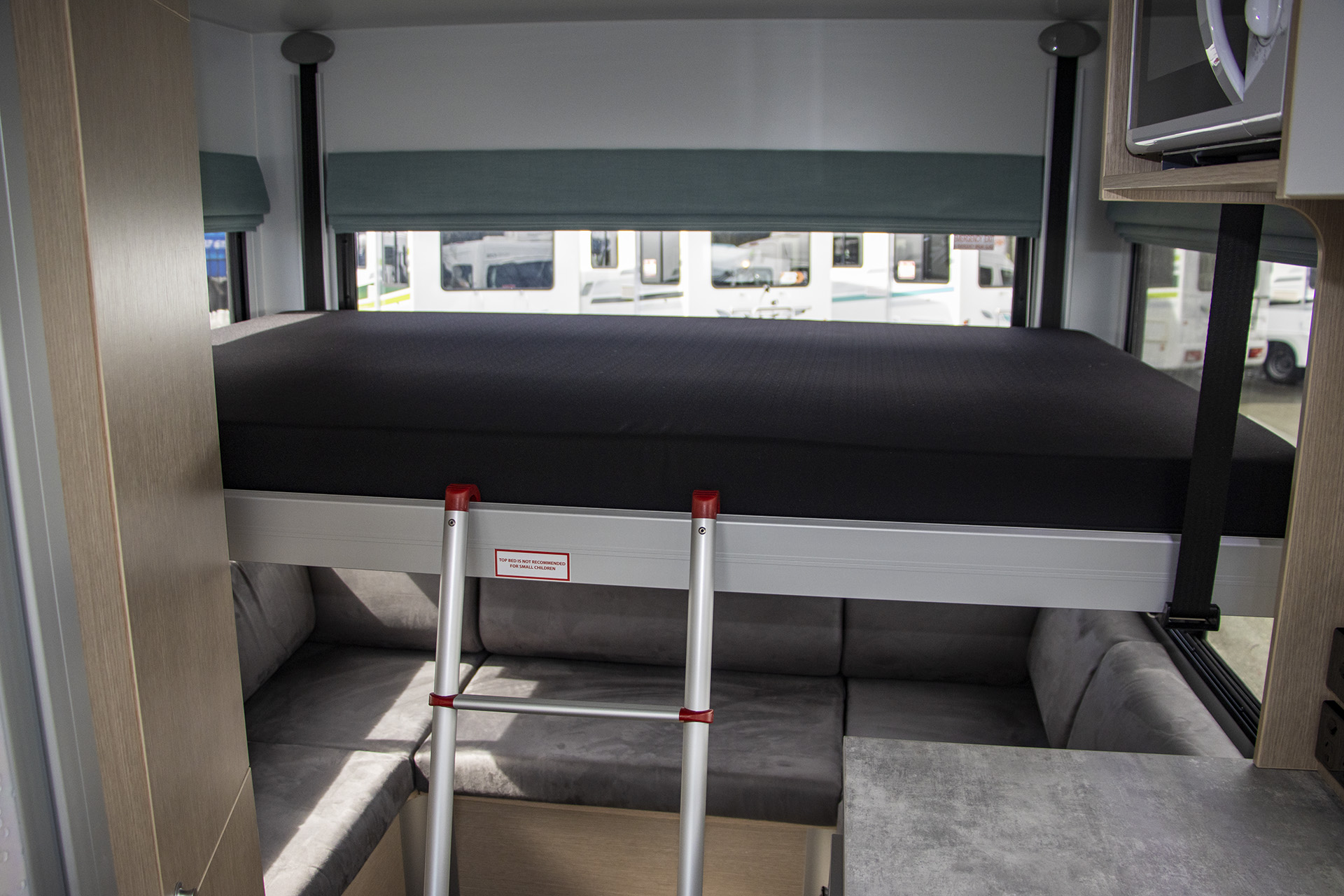 Carousel Popup Thumnails 30 - 2024 Kea Discovery M660 Mercedes 4 Berth