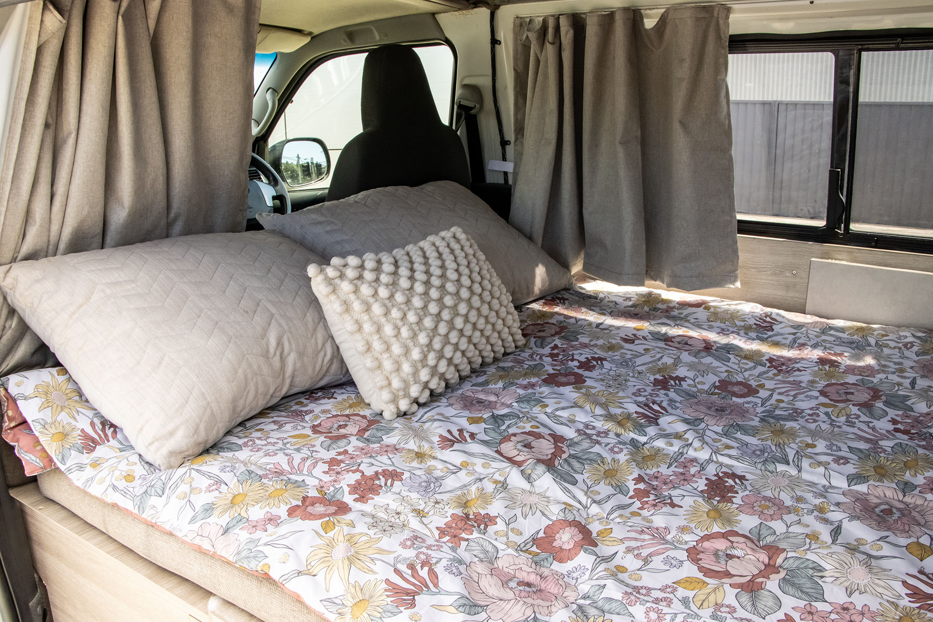 Carousel Popup Thumnails 25 - 2019 Windsor Double Down T490 Toyota 4 Berth
