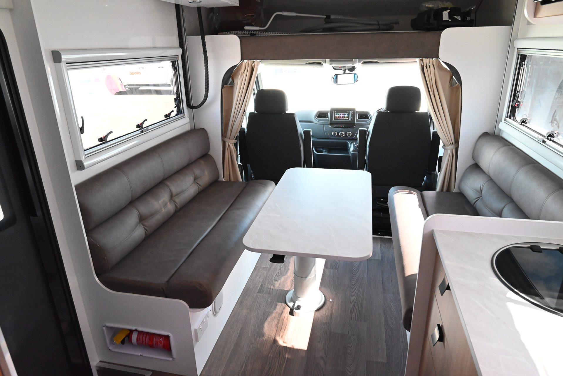 Carousel Popup Thumnails 20 - 2024 Windsor Daintree Renault 2 Berth