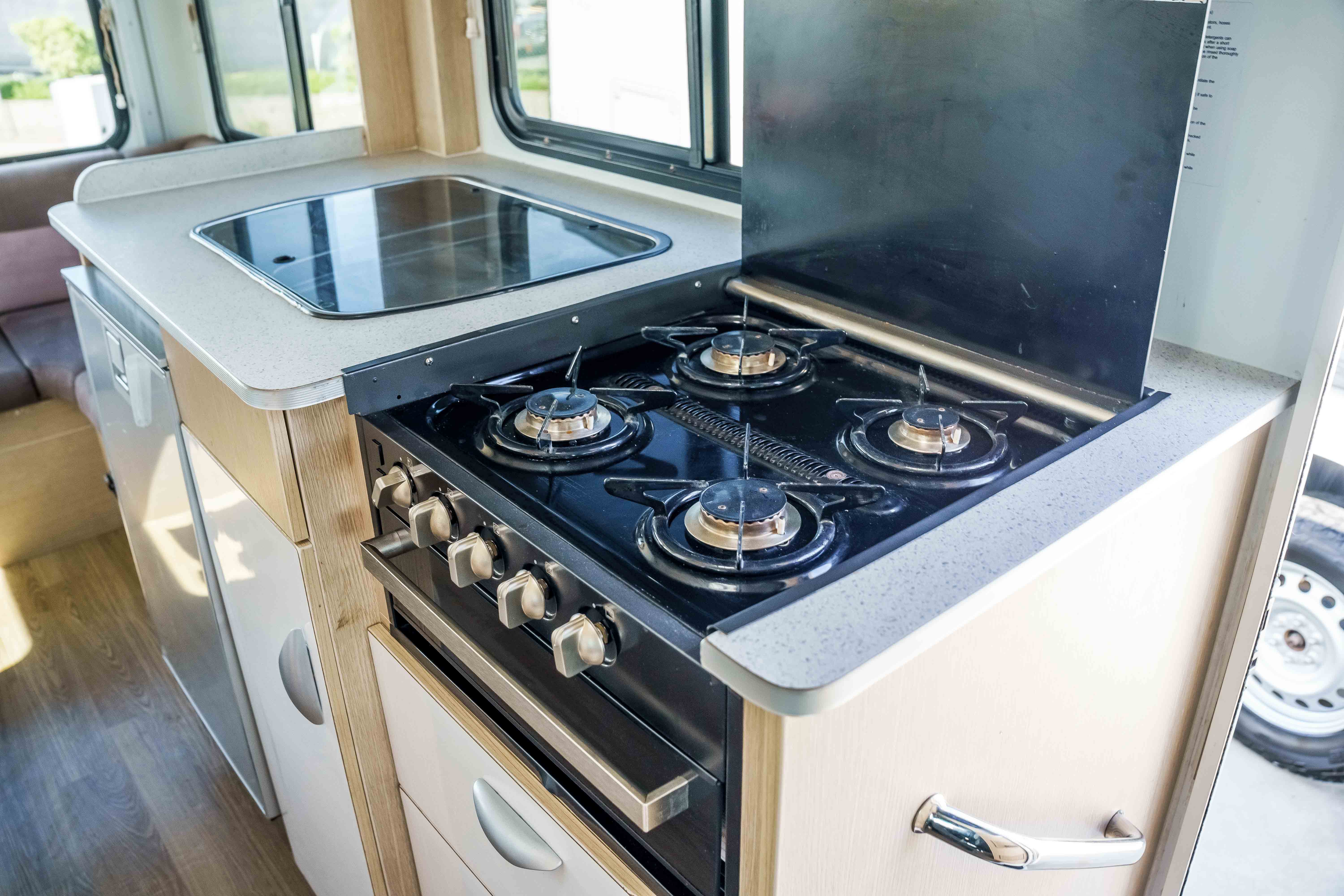 Carousel Popup Thumnails 10 - 2021 Kea Discovery M660 Mercedes 4 Berth