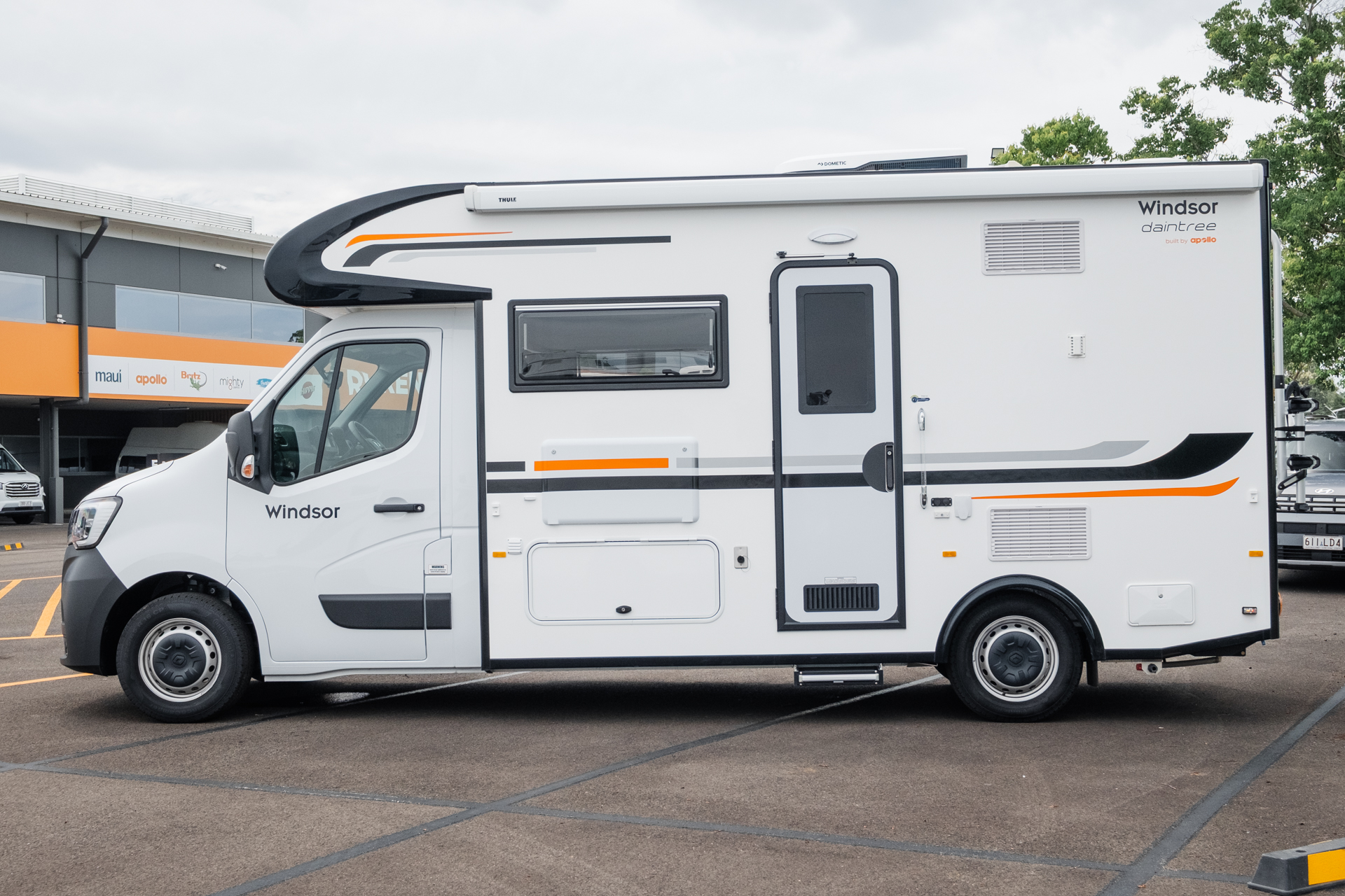 Carousel Popup Thumnails 4 - 2024 Windsor Daintree Renault 2 Berth
