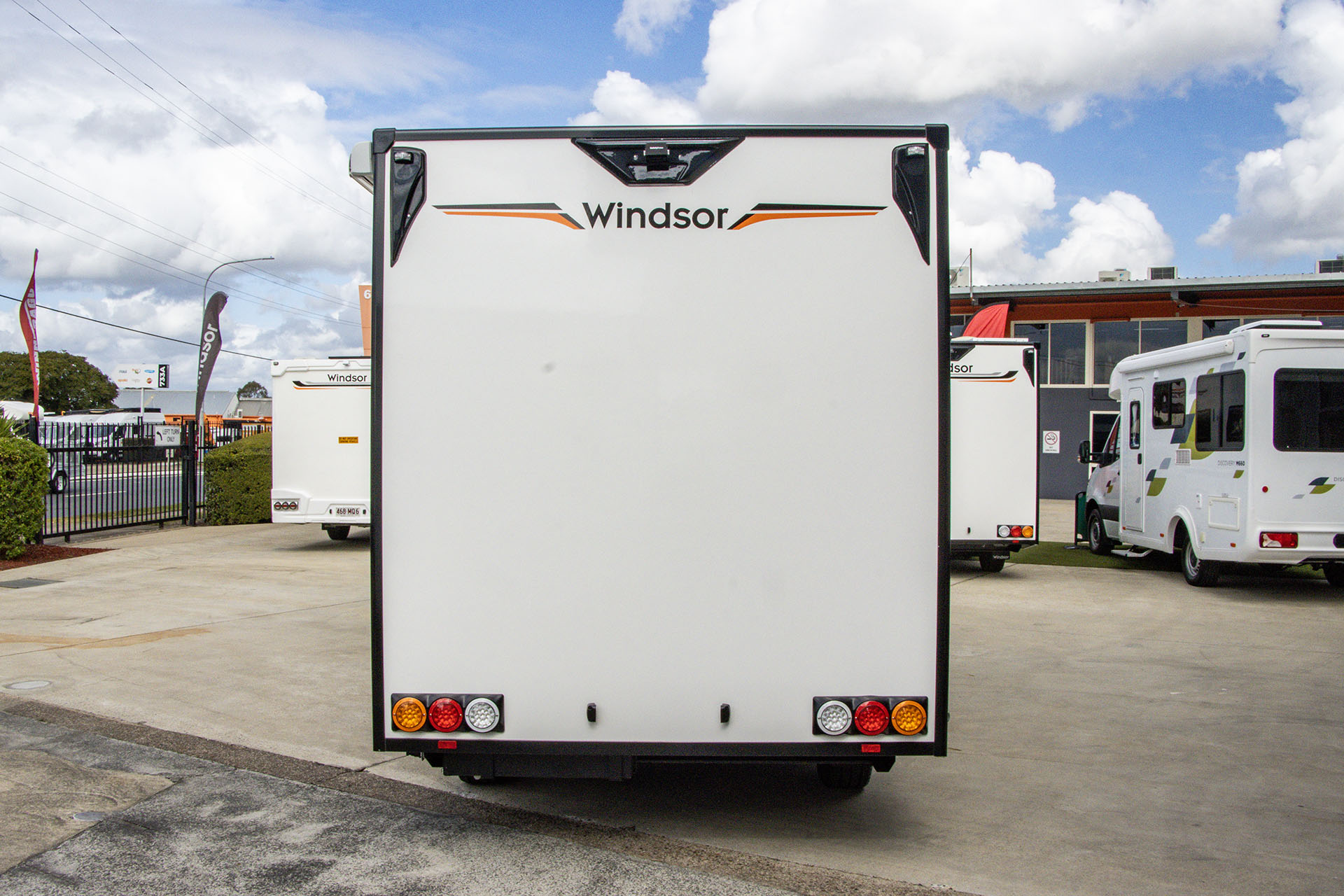 Carousel Popup Thumnails 7 - 2024 Windsor Daintree Renault 2 Berth