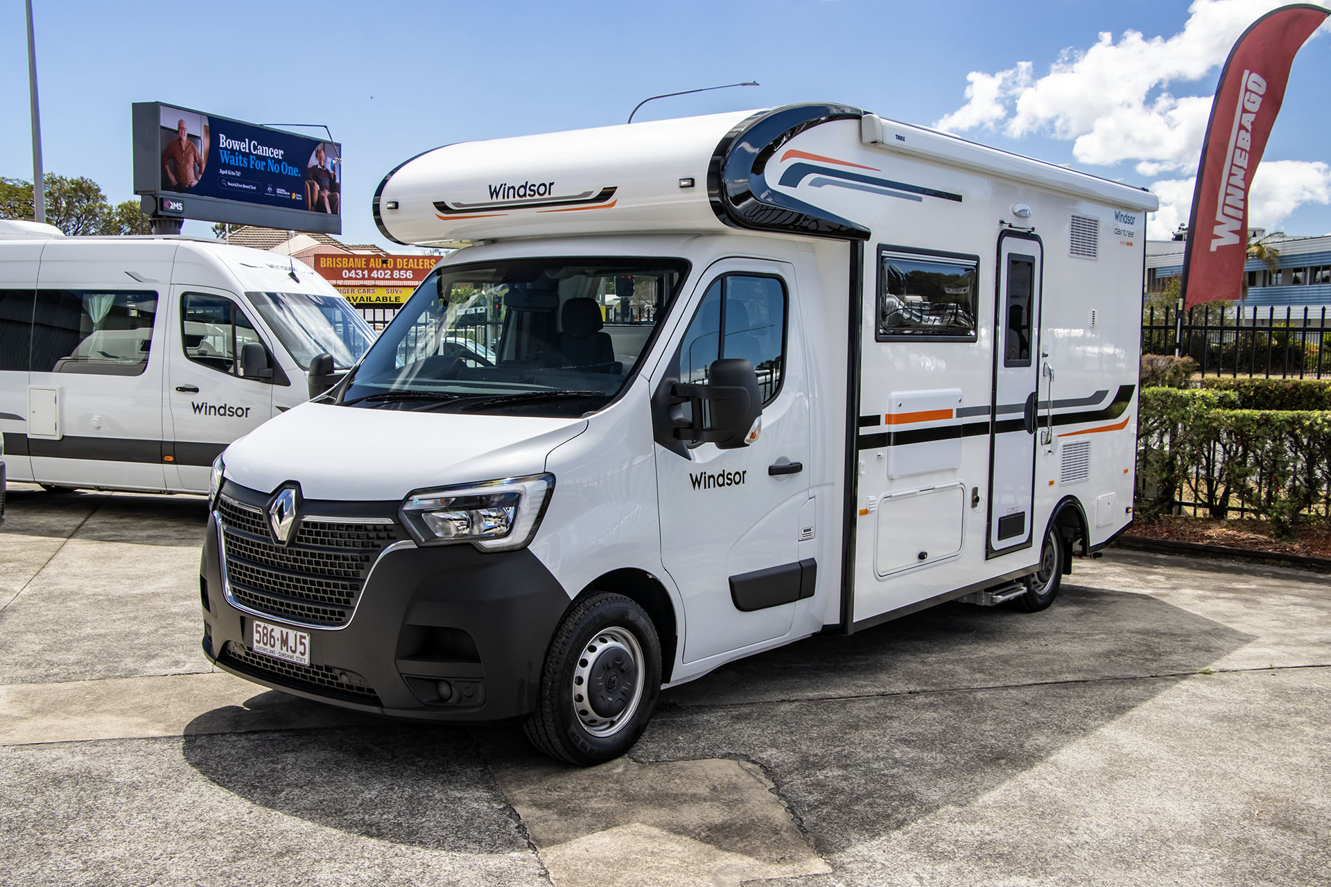 Carousel Popup Main - 2024 Windsor Daintree Renault 2 Berth