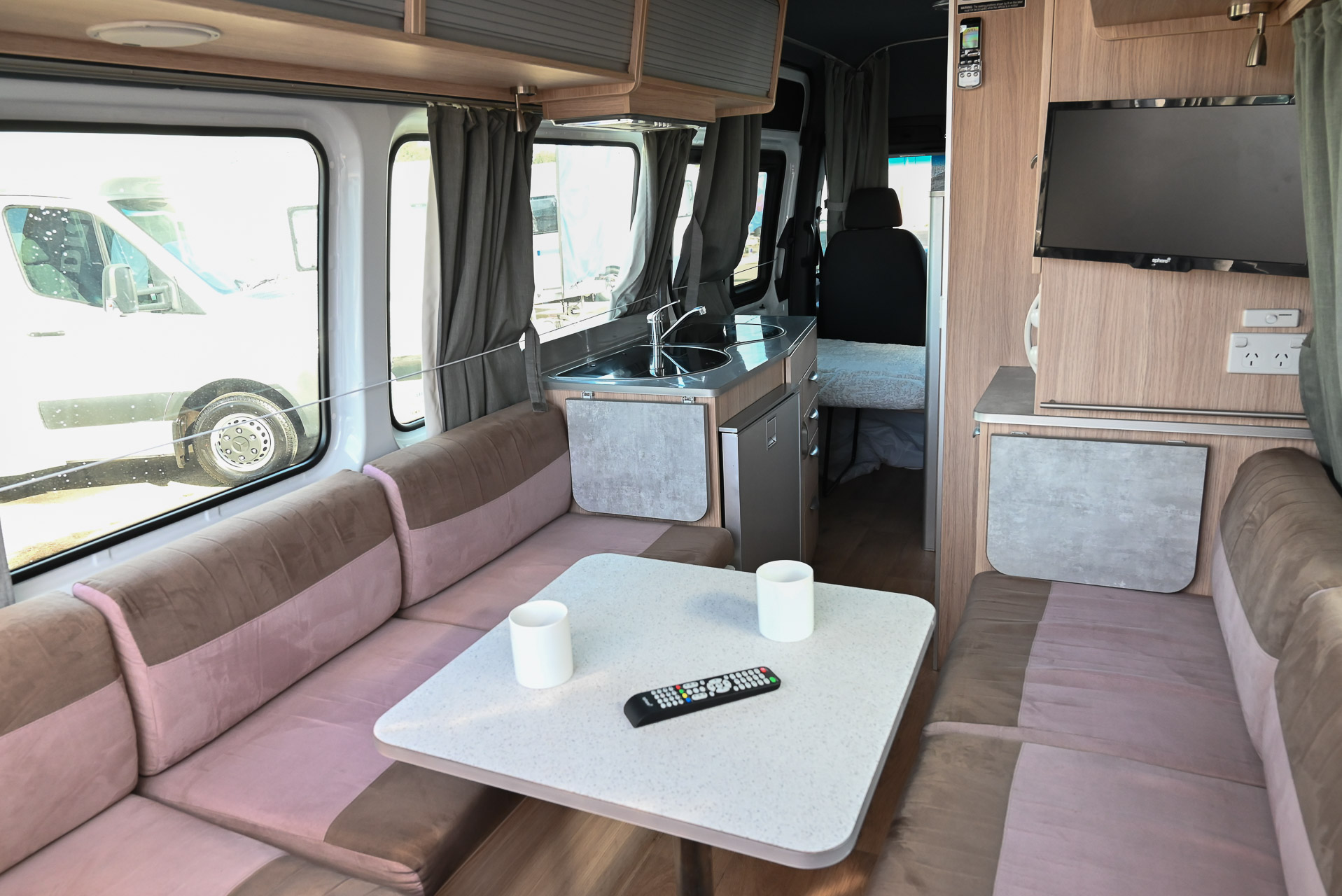 Carousel Popup Thumnails 26 - 2021 Kea Nomad M700 Mercedes 3 Berth