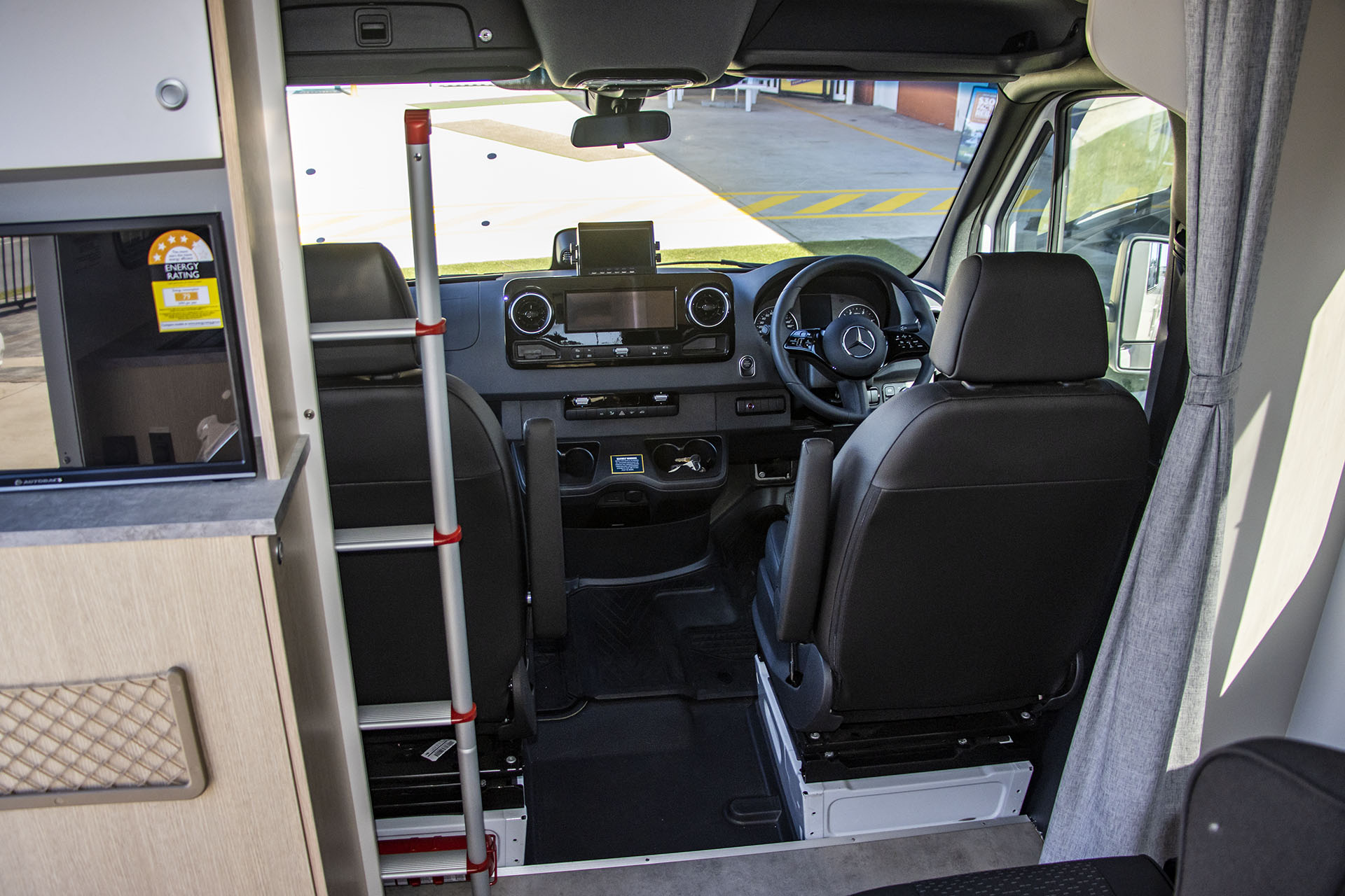 Carousel Popup Thumnails 21 - 2024 Kea Discovery M660 Mercedes 4 Berth