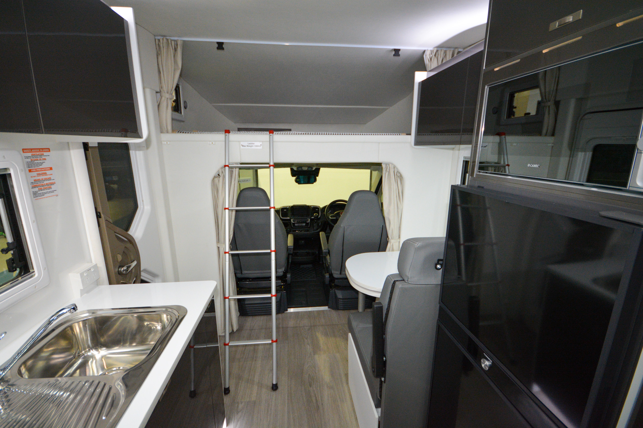 Carousel Popup Thumnails 22 - 2024 Windsor Simpson Fiat 4 Berth
