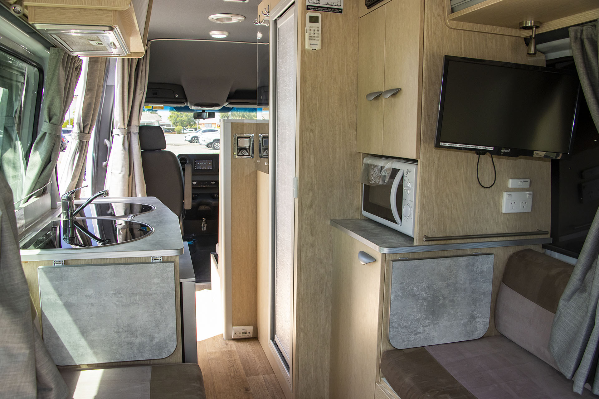 Carousel Popup Thumnails 13 - 2021 Kea Nomad M700 Mercedes 2 1 Berth