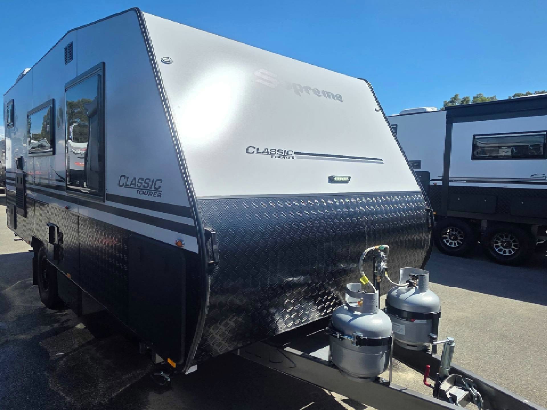 Carousel Popup Thumnails 6 - 2026 Supreme 1800 R K1E3 S Classic Tourer 18'