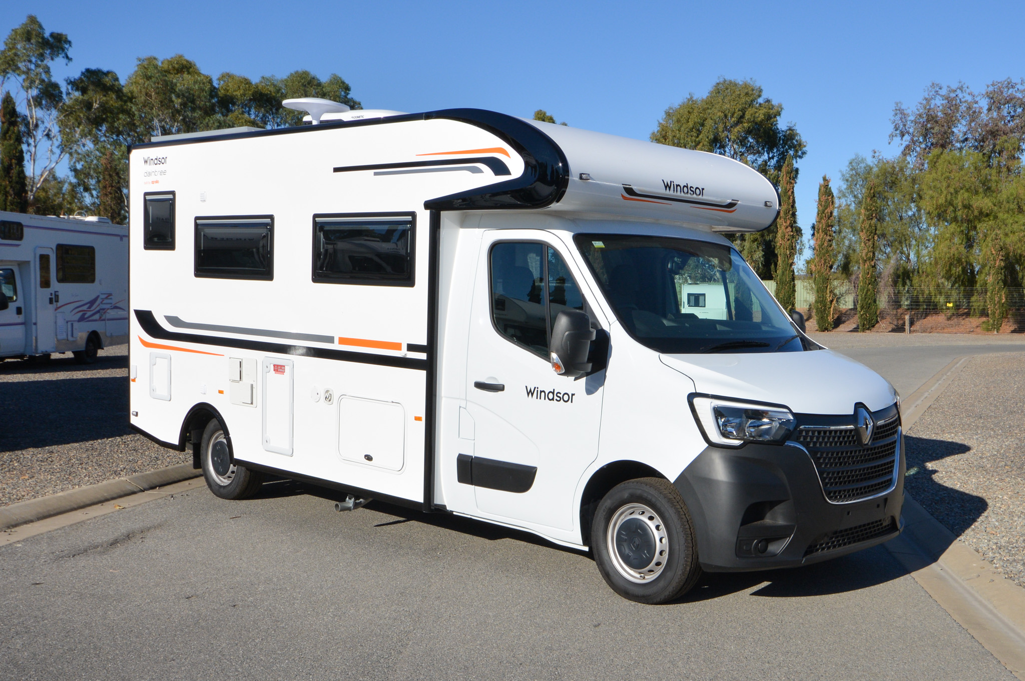 Carousel Popup Thumnails 3 - 2024 Windsor Daintree Renault 2 Berth