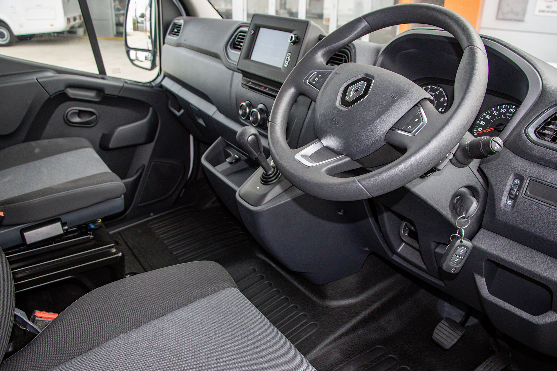 Carousel Popup Thumnails 13 - 2024 Windsor Daintree Renault 2 Berth