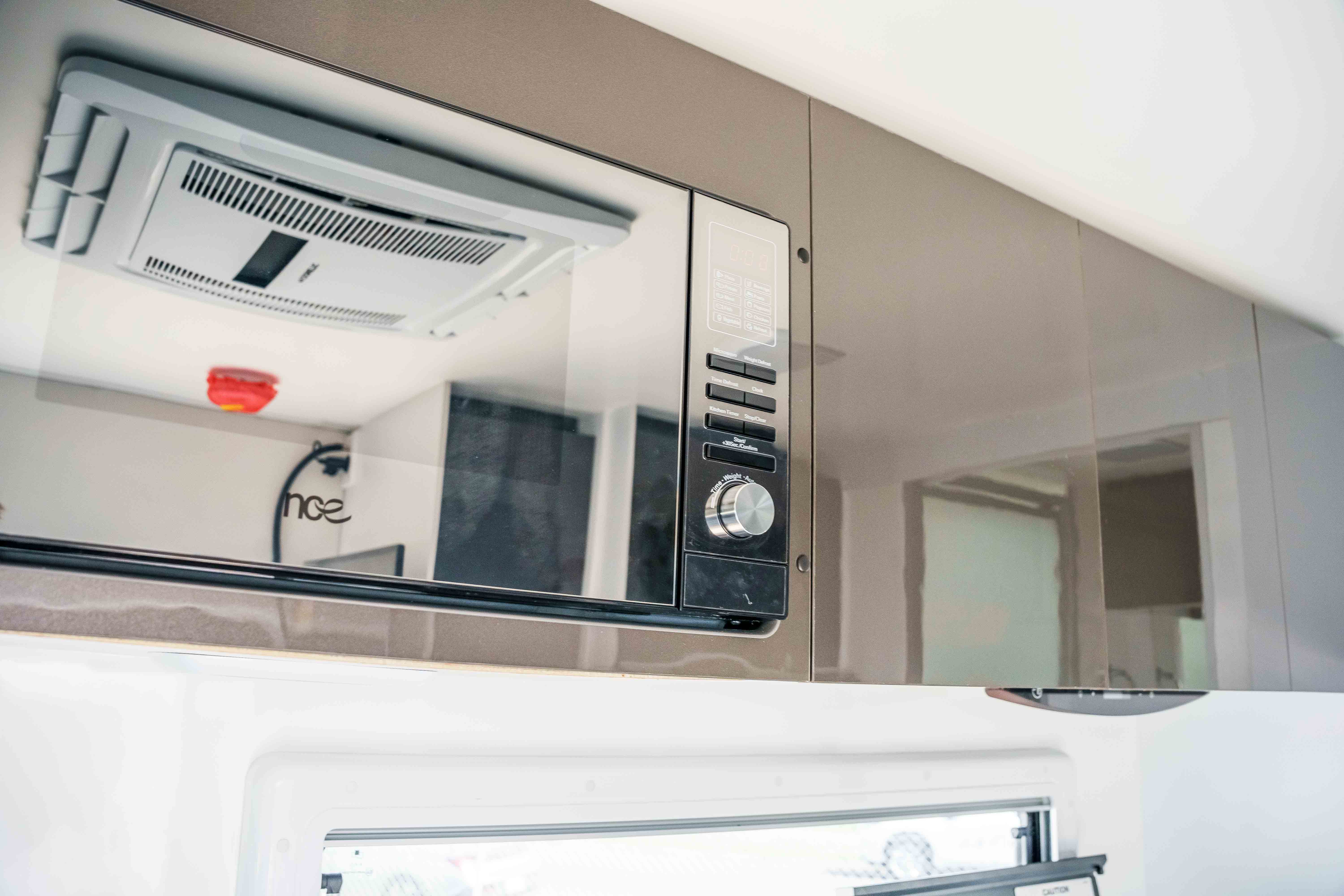 Carousel Popup Thumnails 10 - 2024 Windsor Daintree Renault 2 Berth
