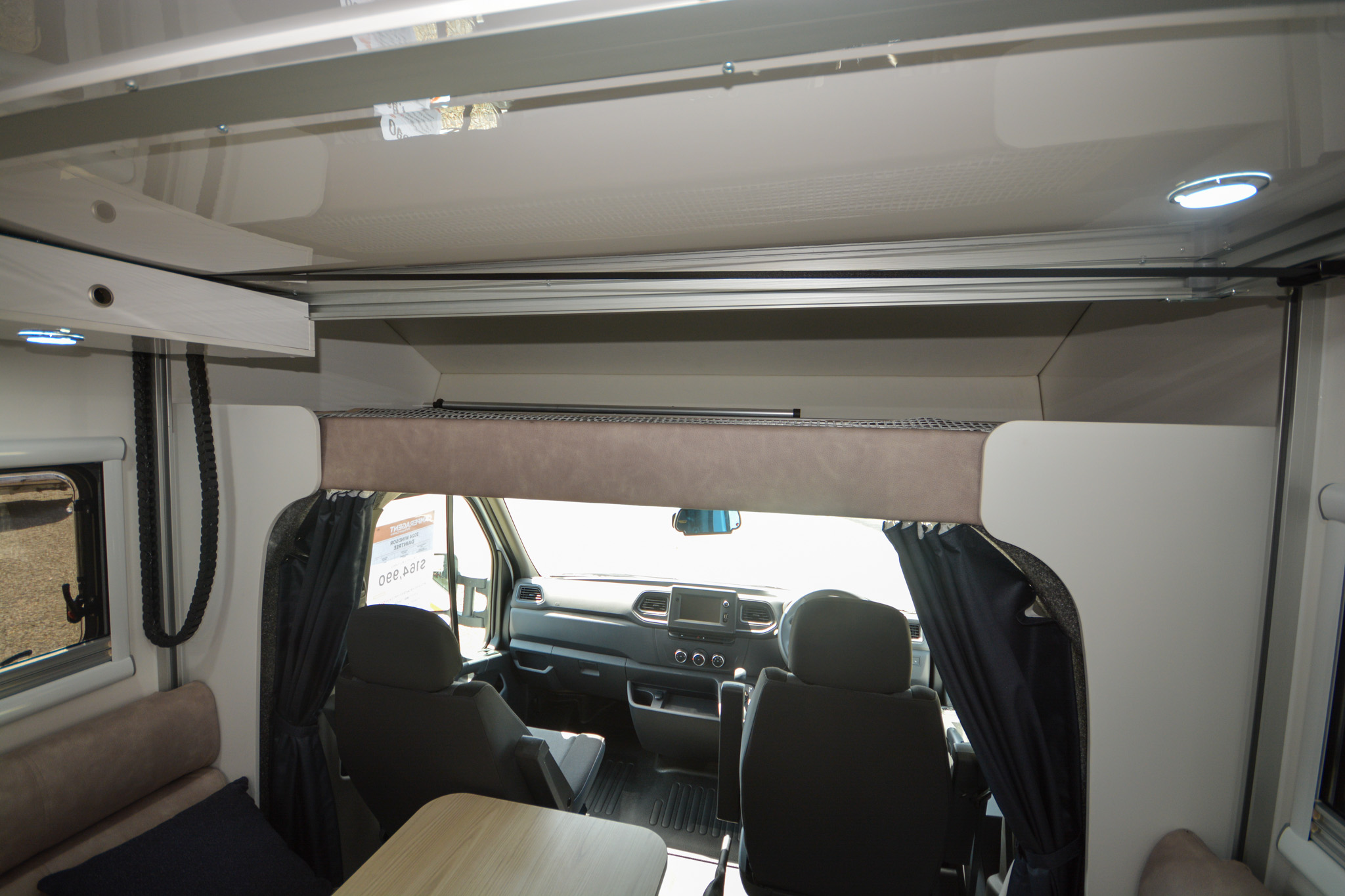 Carousel Popup Thumnails 16 - 2024 Windsor Daintree Renault 2 Berth