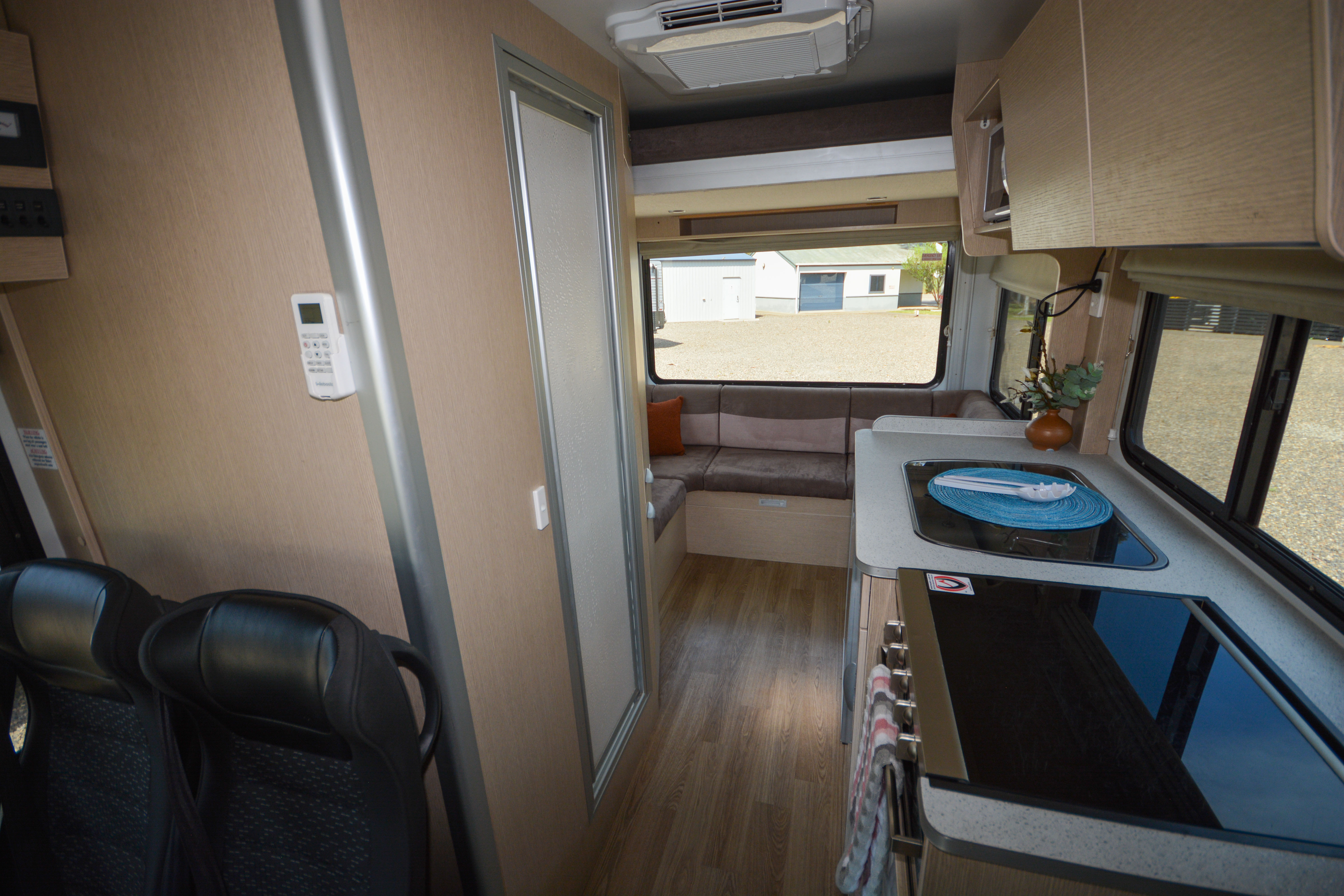 Carousel Popup Thumnails 19 - 2021 Kea Discovery M660 Mercedes 4 Berth