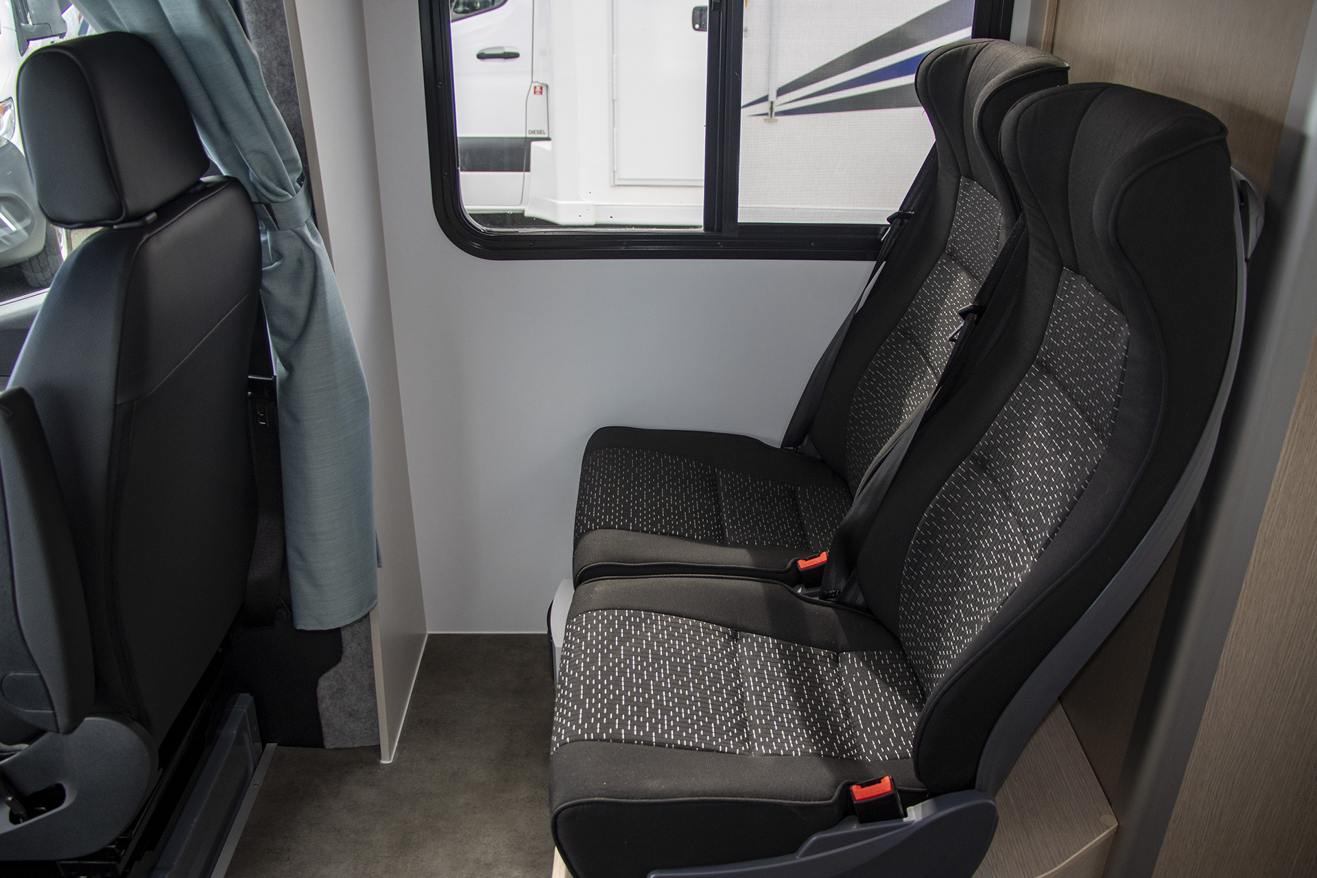 Carousel Popup Thumnails 25 - 2024 Kea Discovery M660 Mercedes 4 Berth