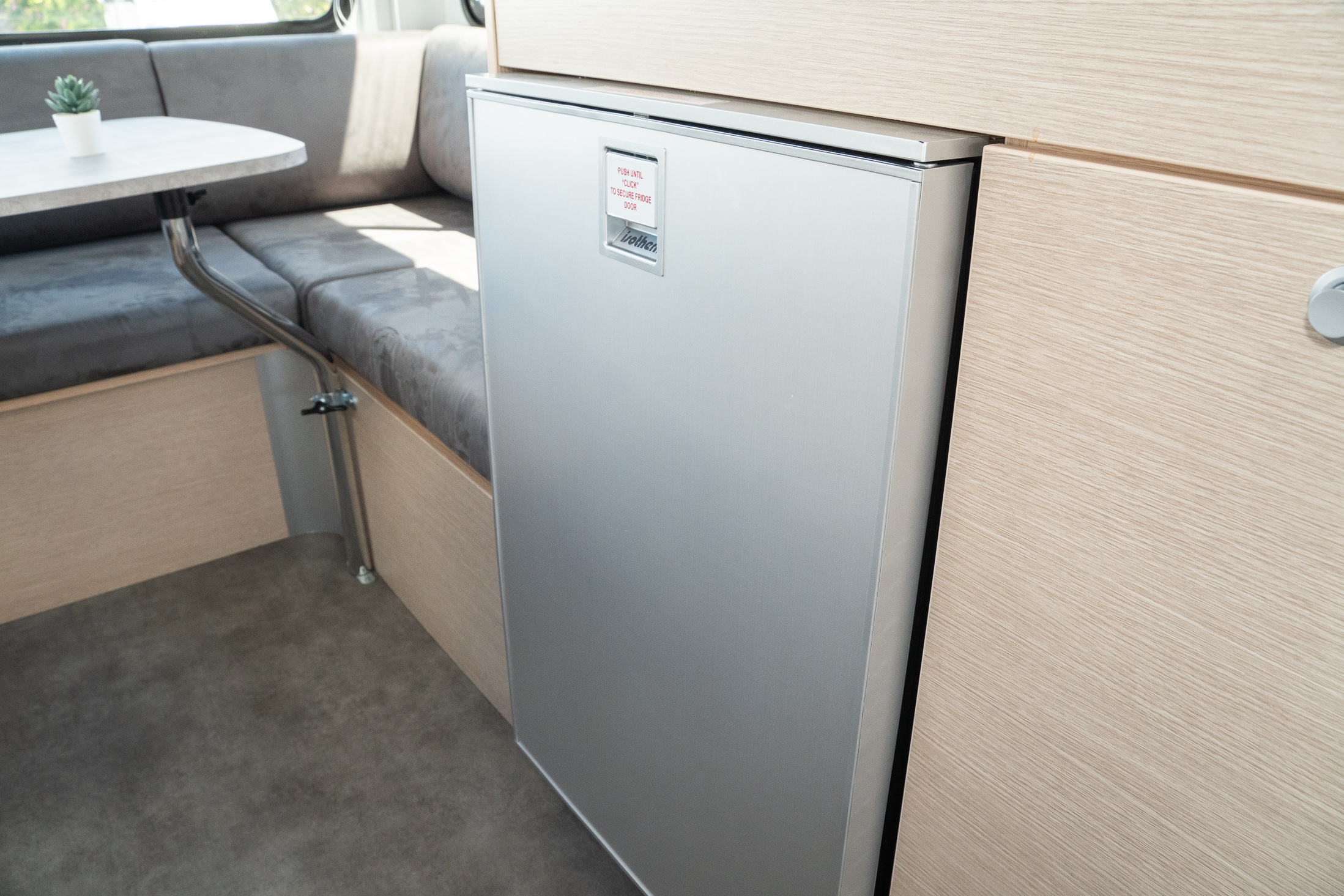 Carousel Popup Thumnails 37 - 2024 Mercedes-Benz Discovery M660 4 Berth