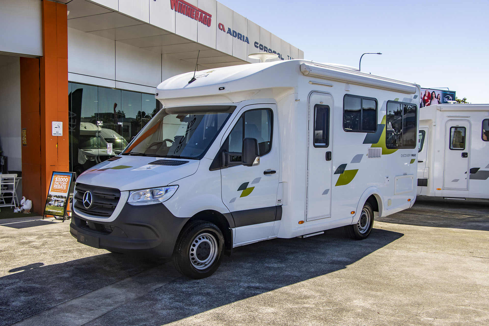 Carousel Popup Thumnails 3 - 2024 Kea Discovery M660 Mercedes 4 Berth