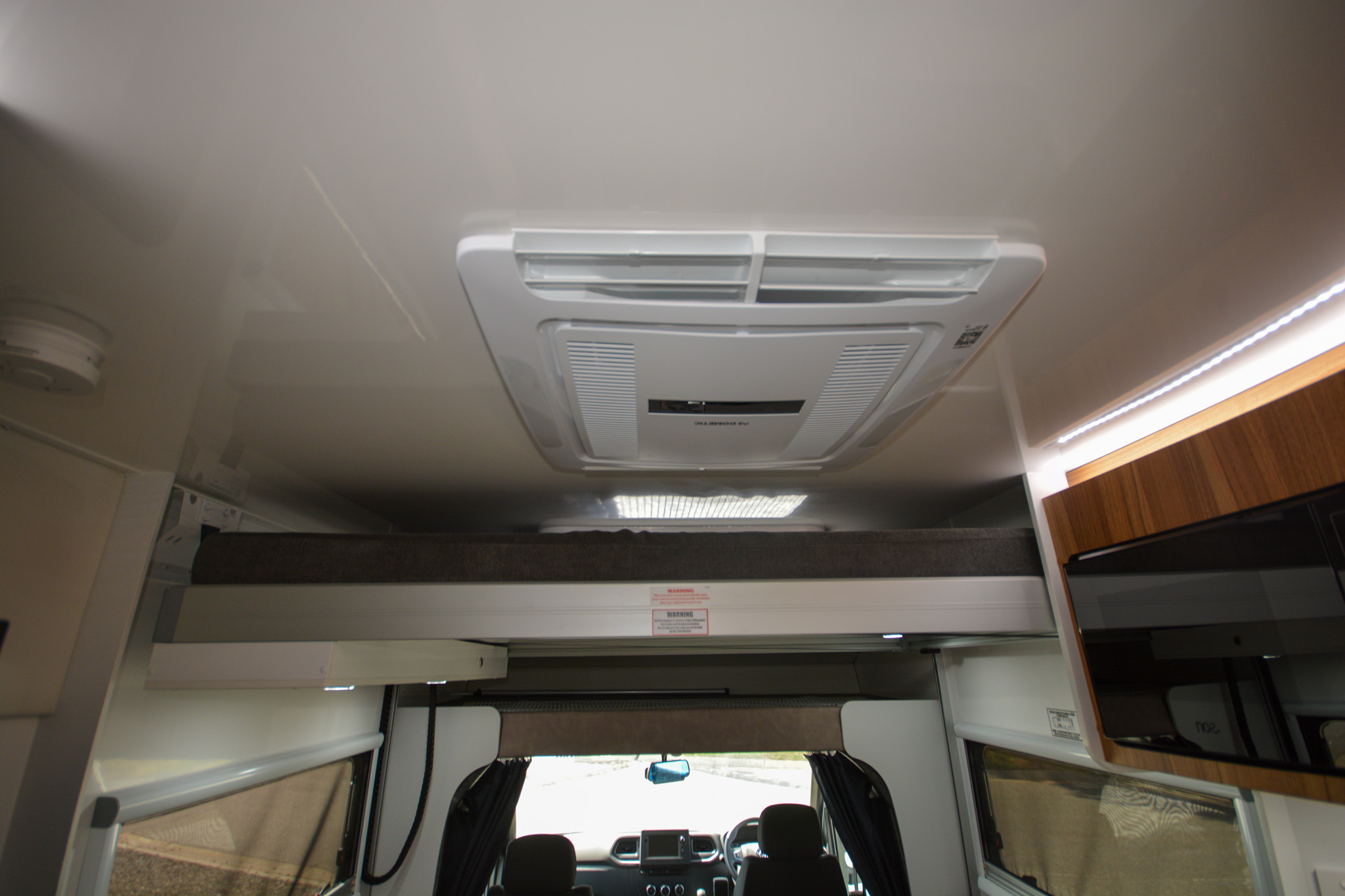 Carousel Popup Thumnails 22 - 2024 Windsor Daintree Renault 2 Berth
