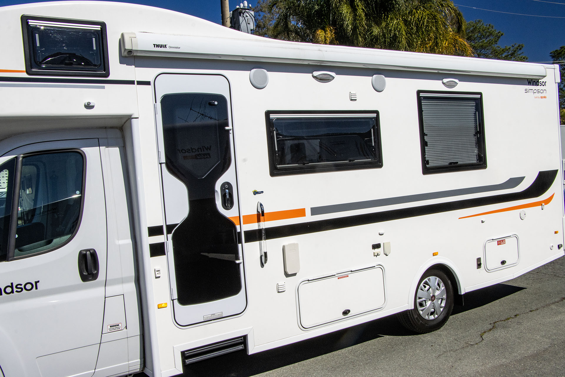 Carousel Popup Thumnails 7 - 2024 Windsor Simpson Fiat 4 Berth