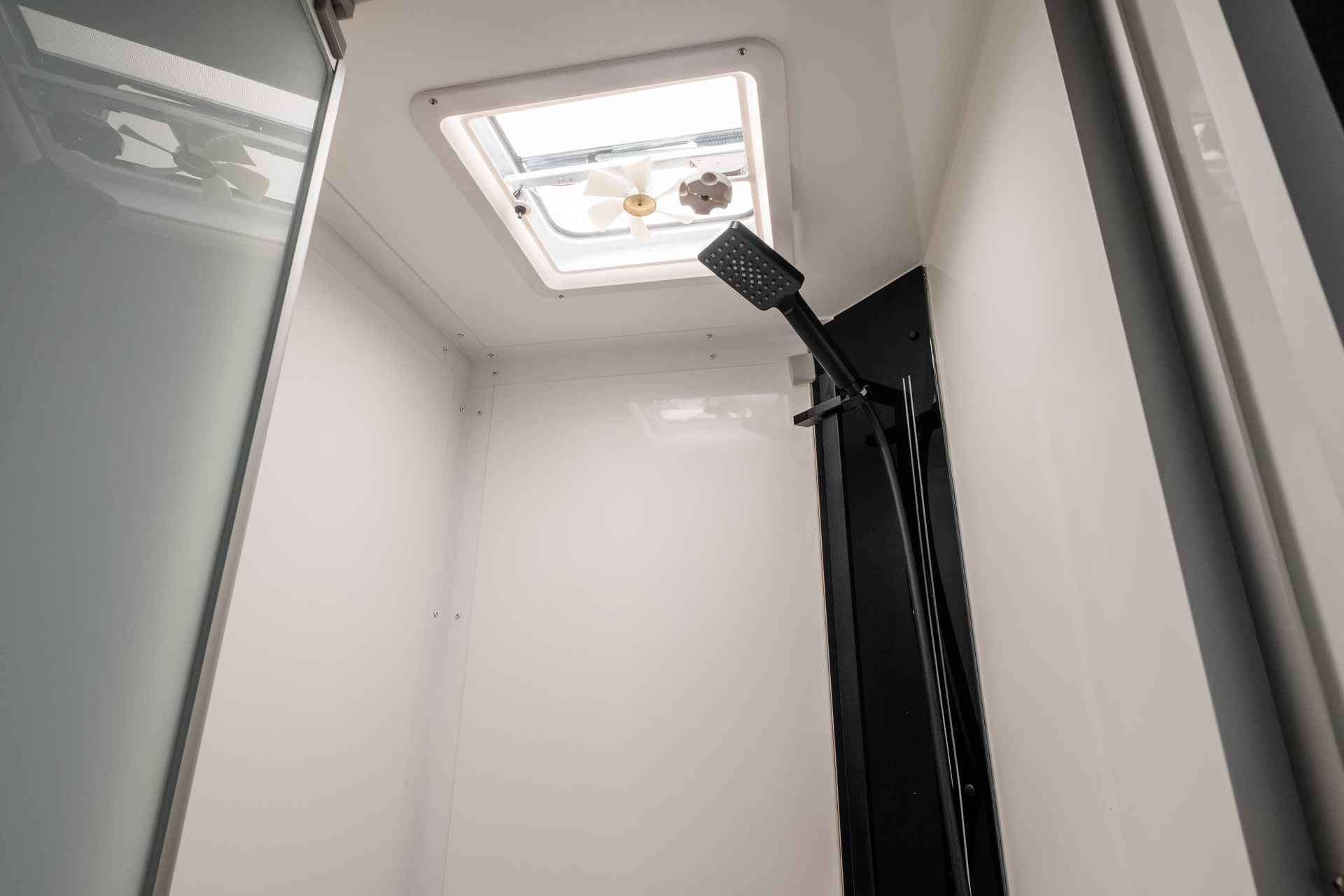 Carousel Popup Thumnails 25 - 2024 Windsor Simpson Fiat 4 Berth