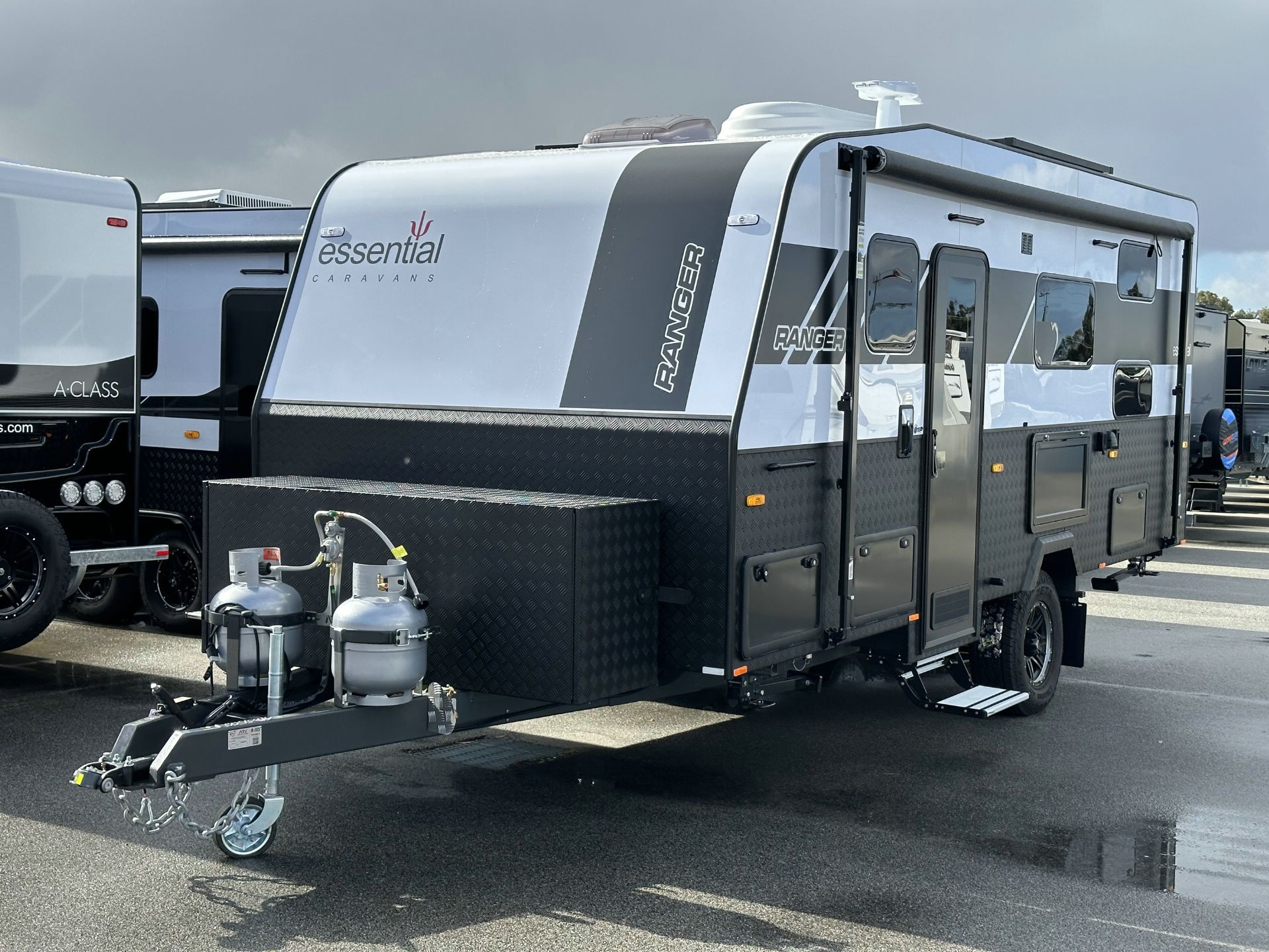Carousel Popup Main - 2025 Essential Ranger F1-2 19'