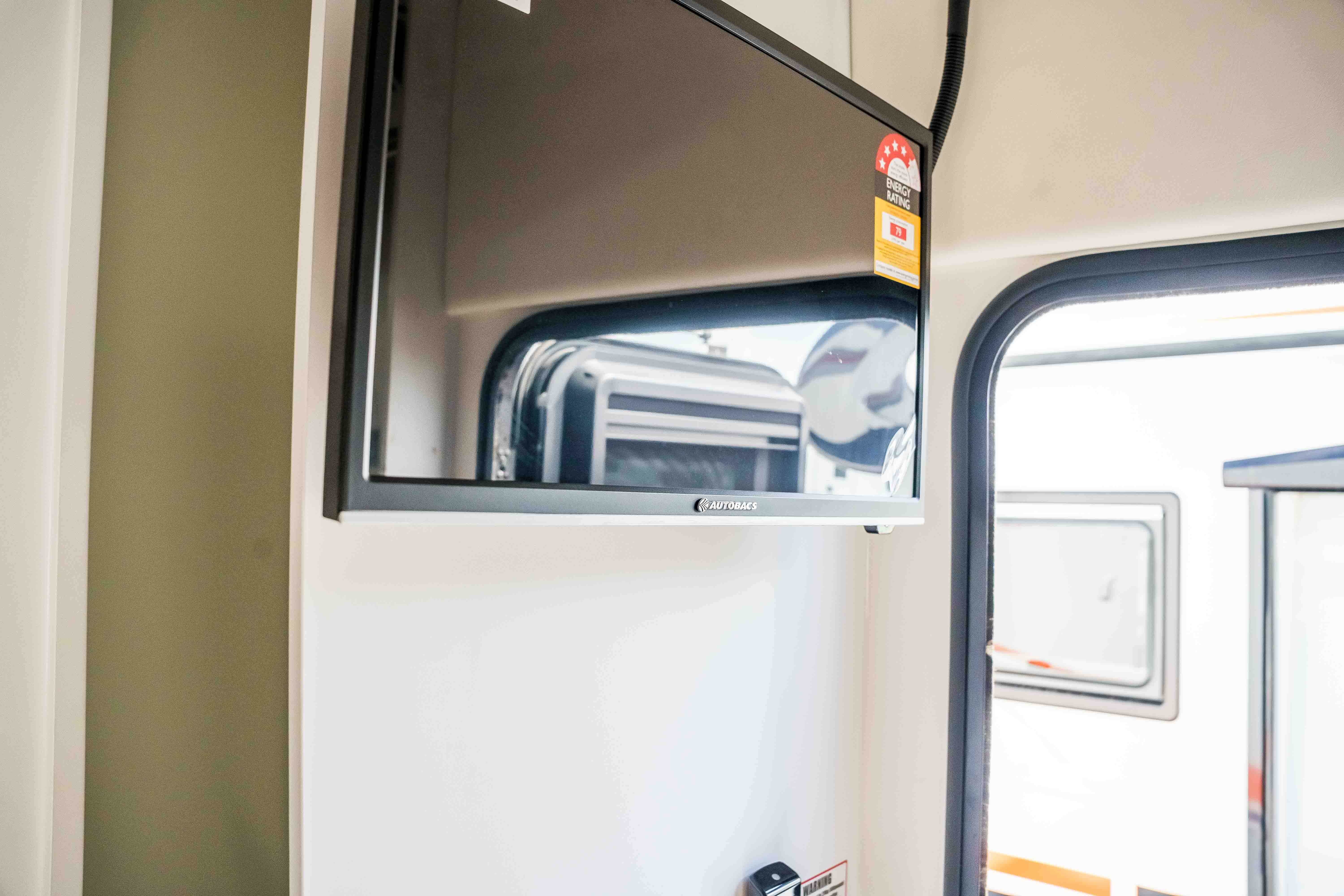 Carousel Popup Thumnails 14 - 2024 Windsor Daintree Renault 2 Berth