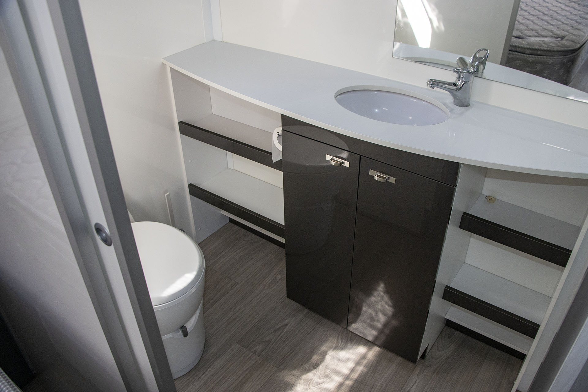 Carousel Popup Thumnails 18 - 2024 Windsor Simpson Fiat 4 Berth