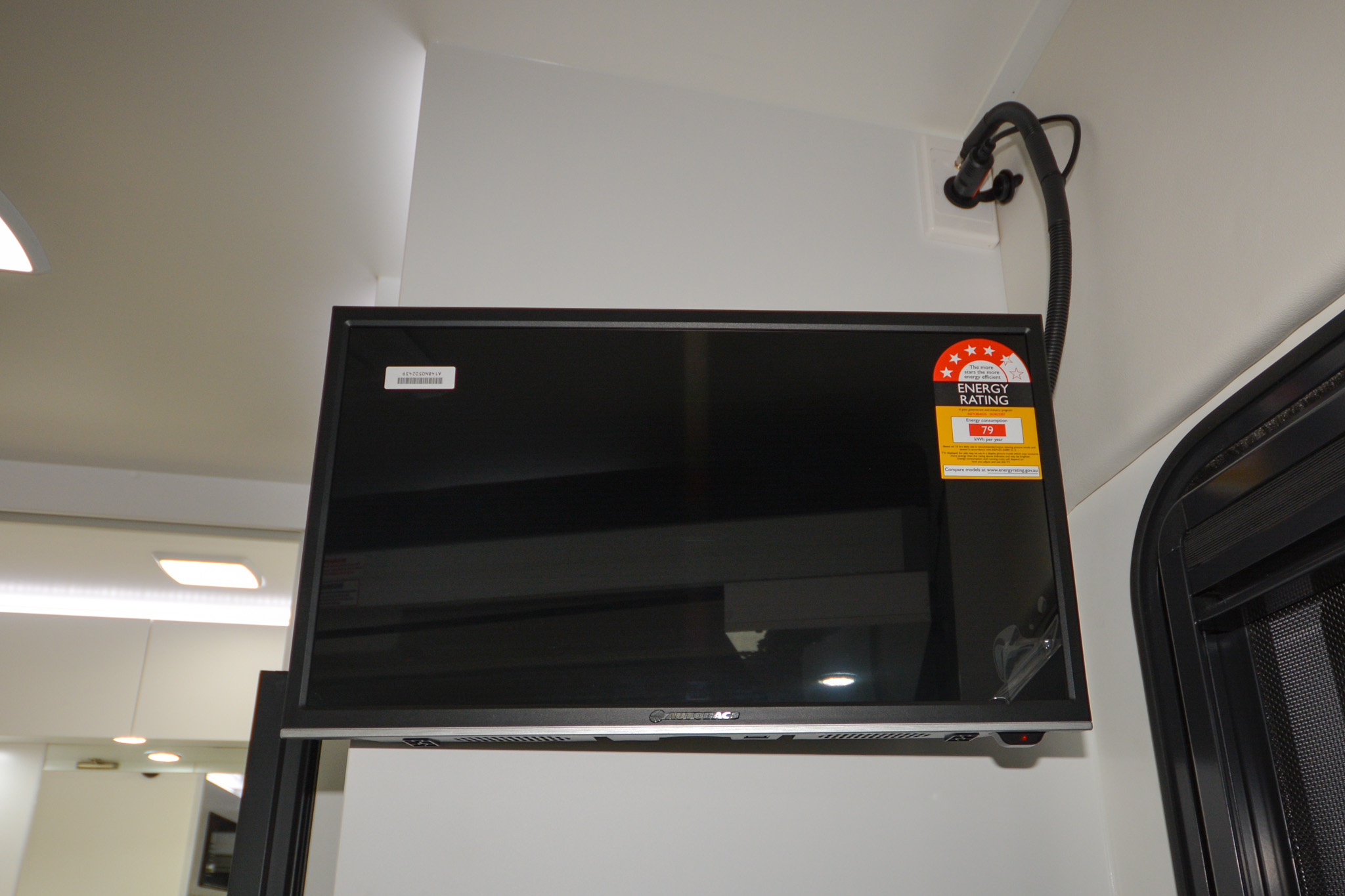 Carousel Popup Thumnails 29 - 2024 Windsor Daintree Renault 2 Berth