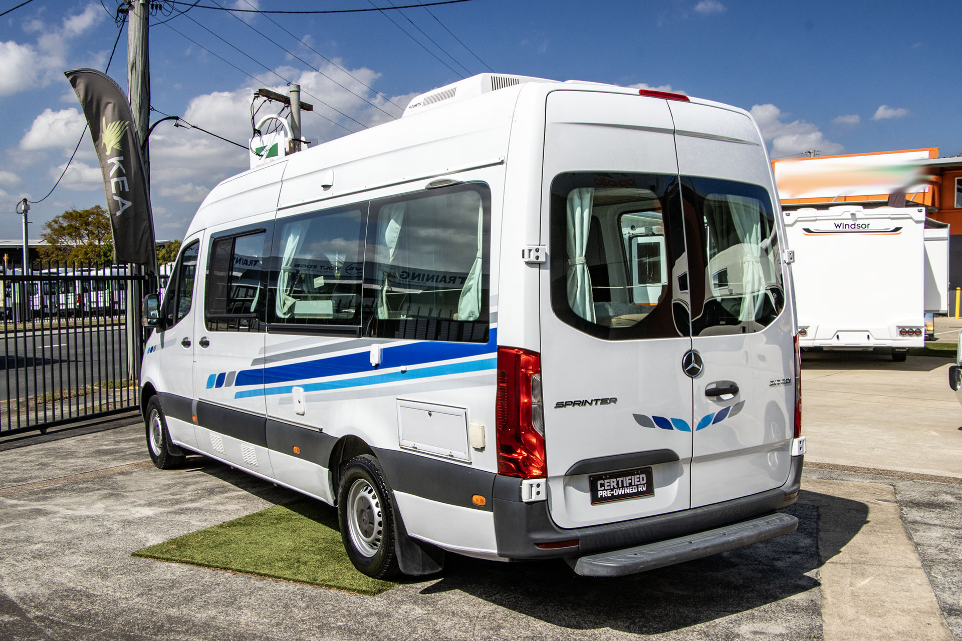 Carousel Popup Thumnails 8 - 2020 Kea Nomad M700 Mercedes 3 Berth