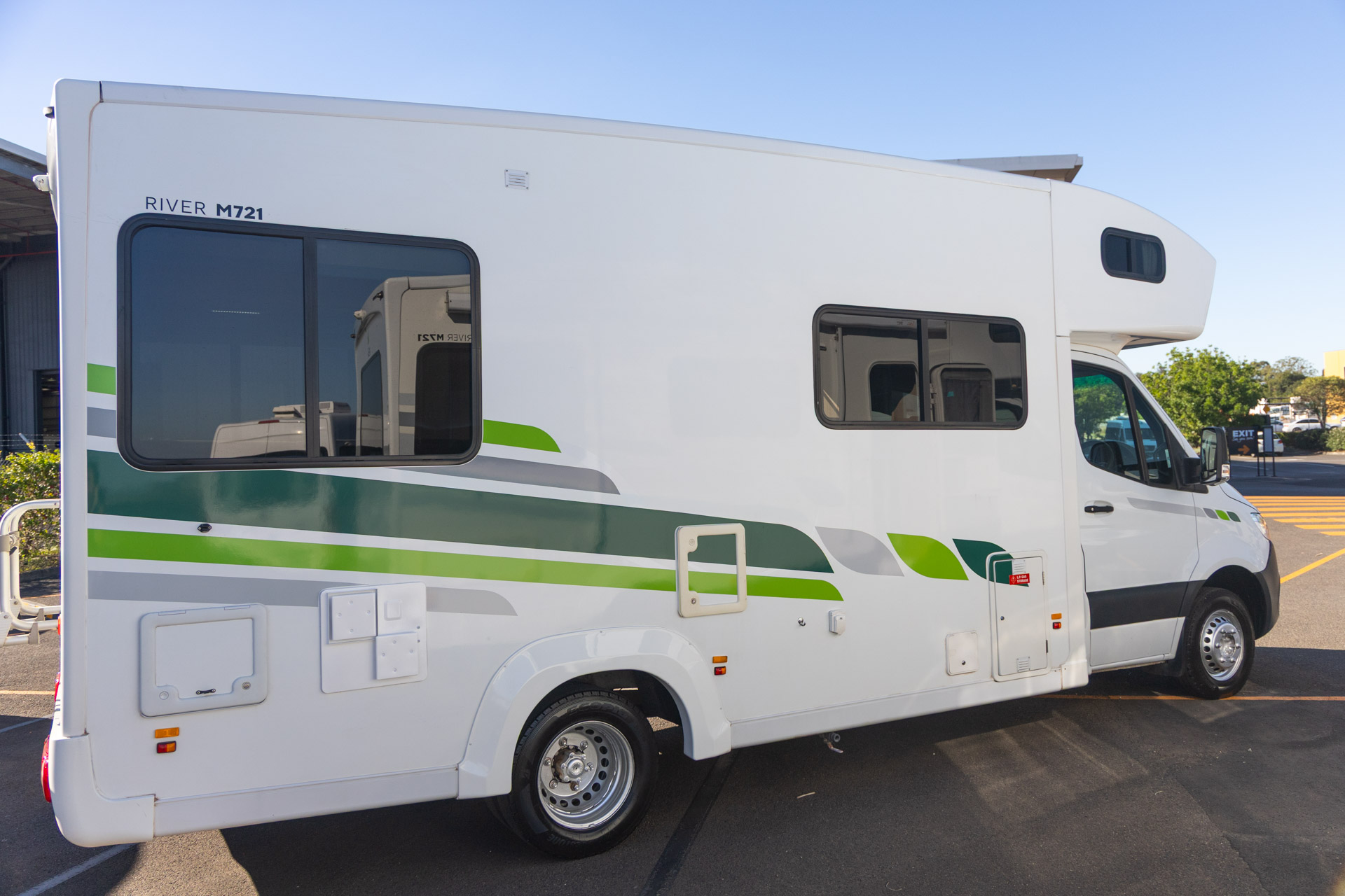 Carousel Popup Thumnails 8 - 2019 Kea River M721 Mercedes 6 Berth