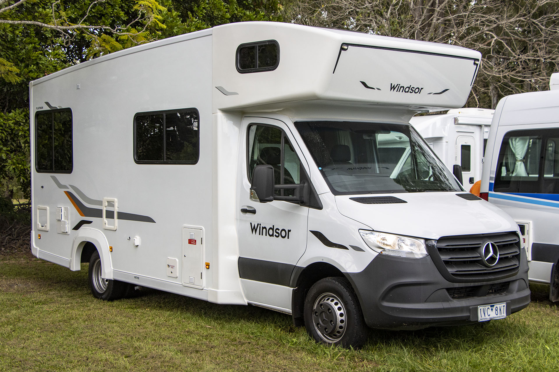 Carousel Popup Main - 2021 Windsor Platinum M725 Mercedes 6 Berth