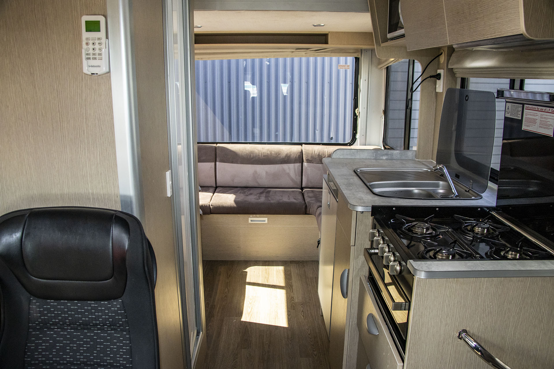 Carousel Popup Thumnails 23 - 2022 Windsor Cascade M670 Mercedes 4 Berth
