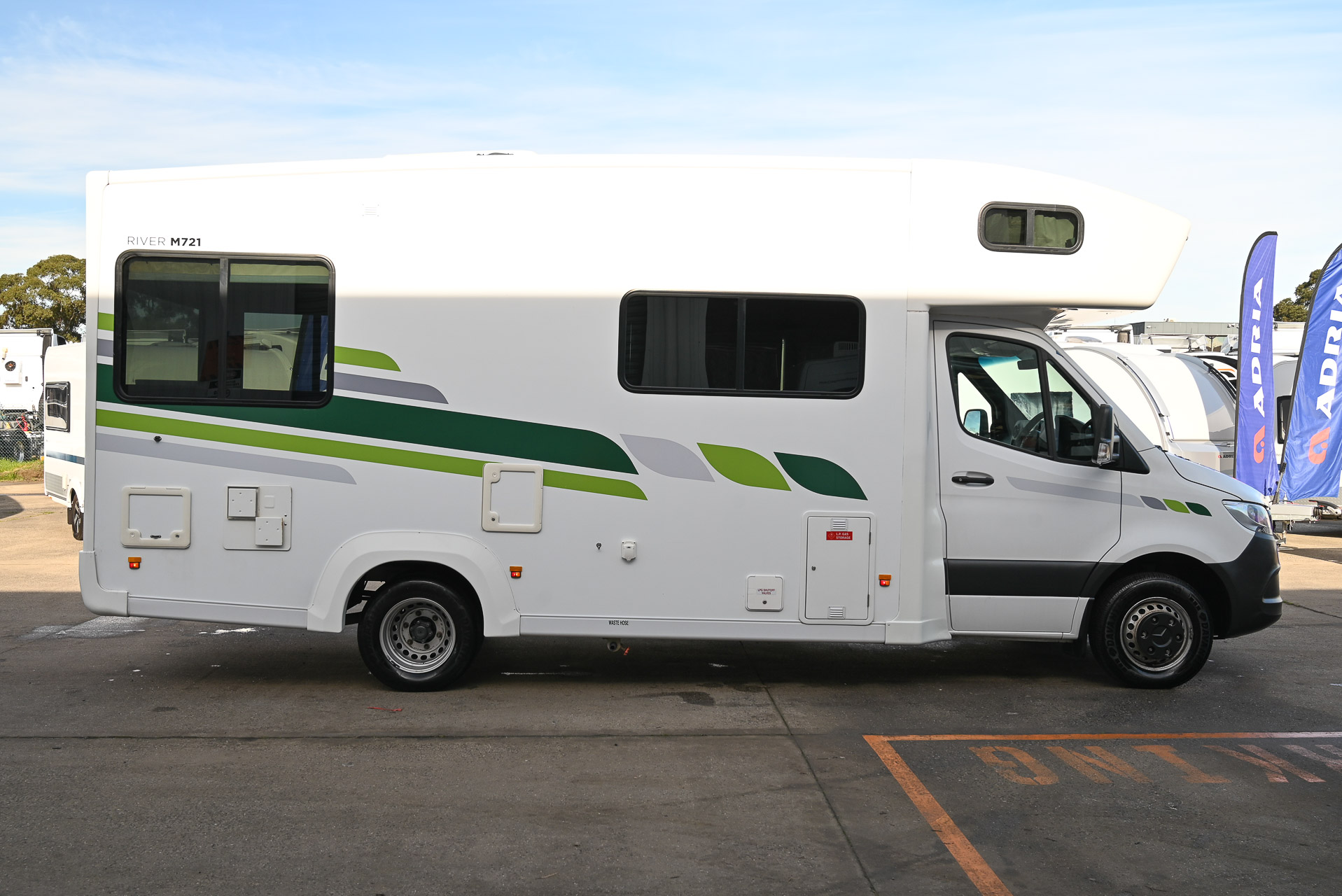 Carousel Popup Thumnails 10 - 2021 Kea River M721 Mercedes 6 Berth