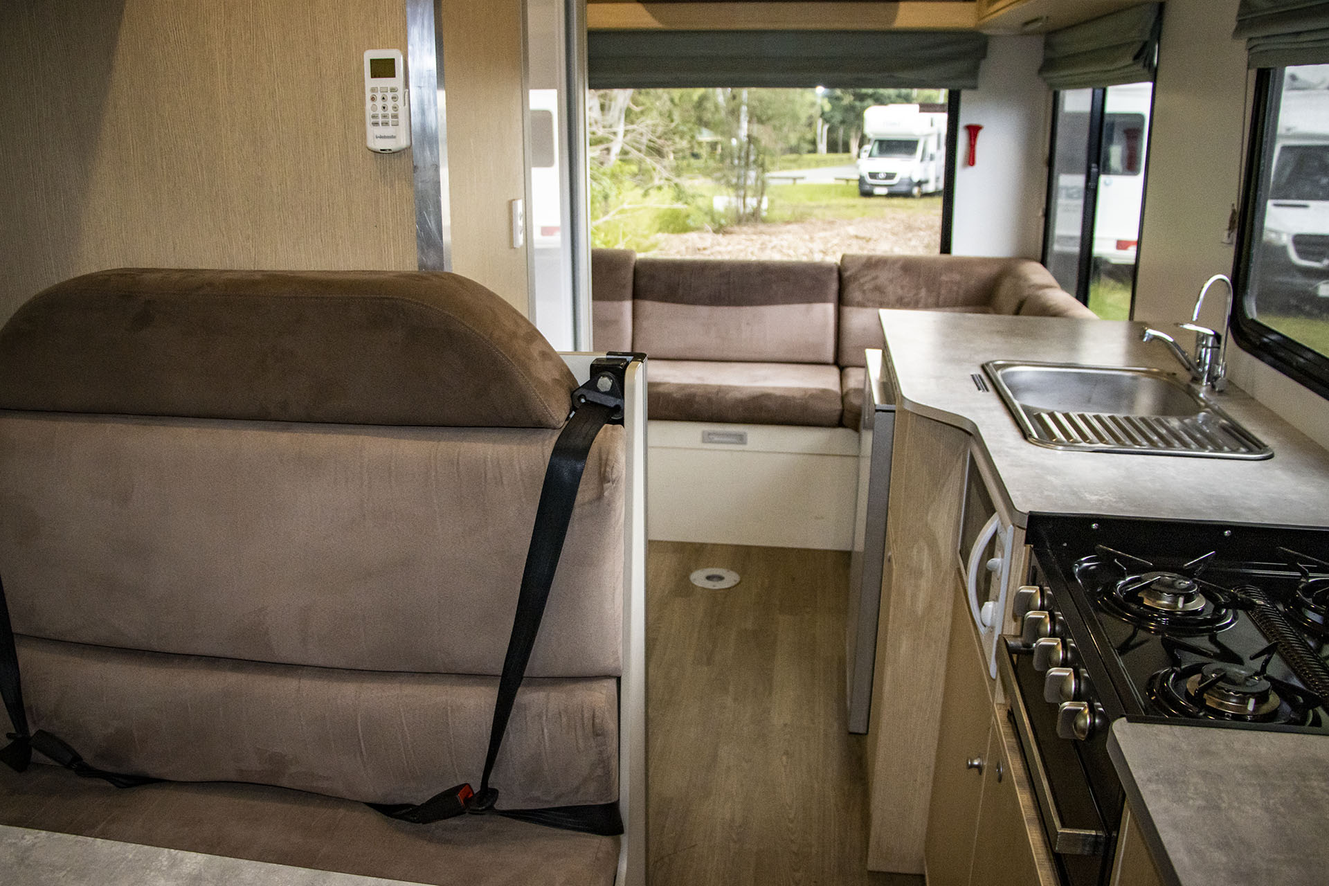 Carousel Popup Thumnails 30 - 2021 Kea River M721 Mercedes 6 Berth
