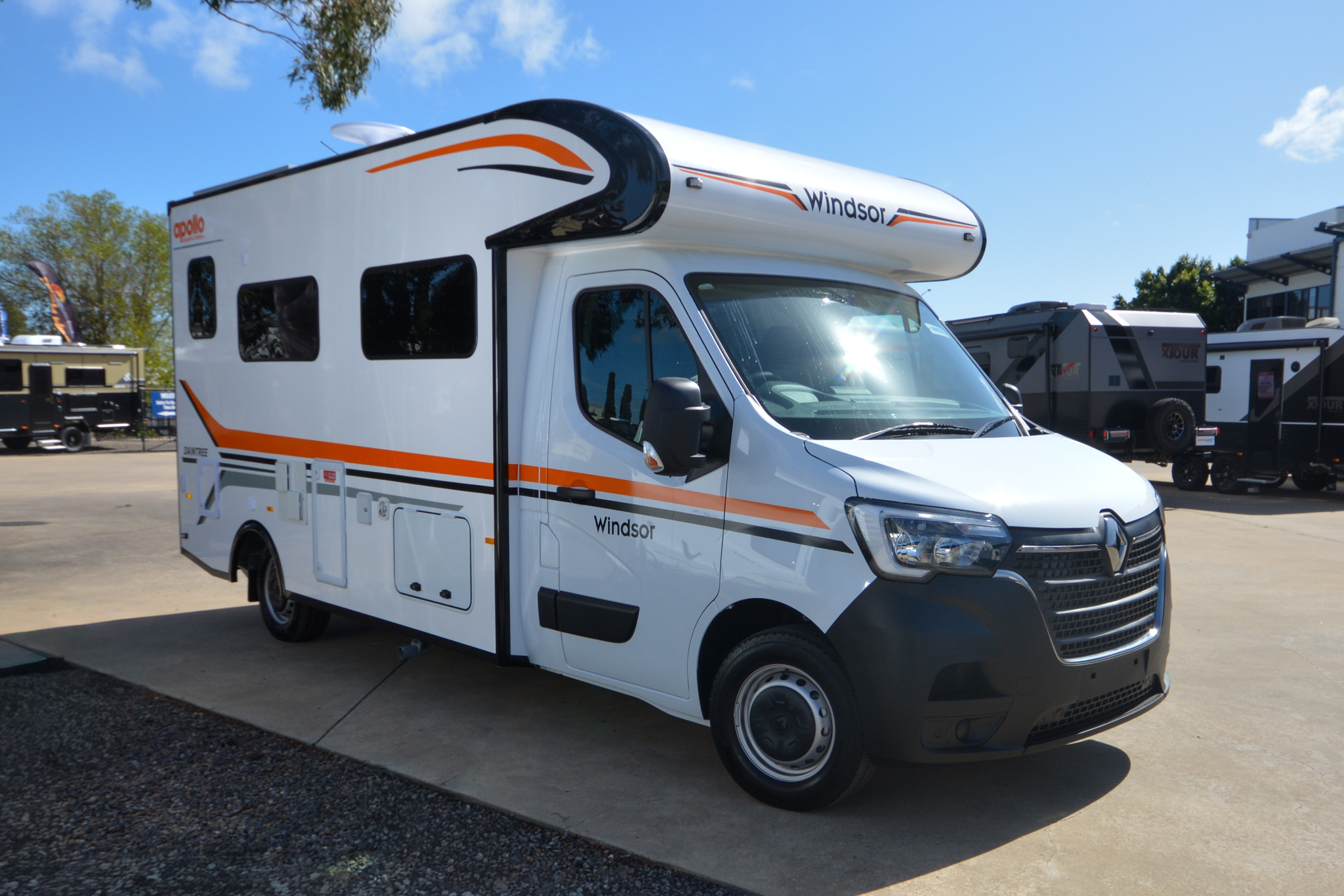 Carousel Popup Thumnails 3 - 2024 Windsor Daintree Renault 2 Berth