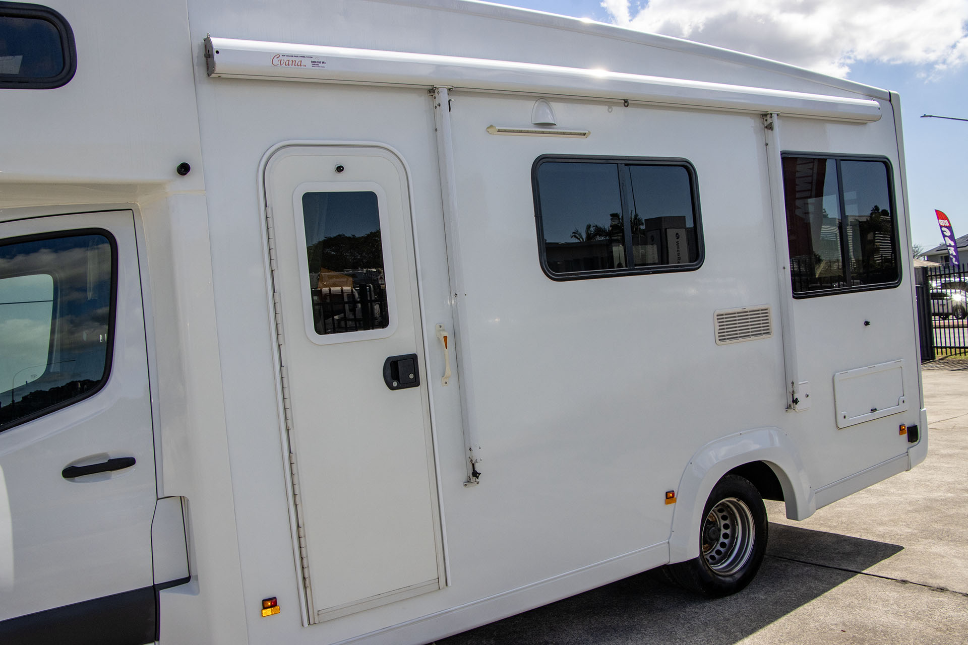 Carousel Popup Thumnails 10 - 2021 Kea River M721 Mercedes 6 Berth