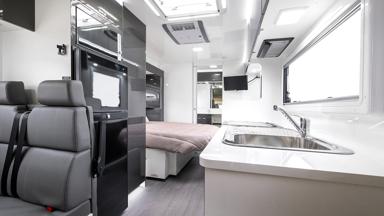 Carousel Popup Thumnails 21 - 2023 Windsor Simpson Fiat 4 Berth
