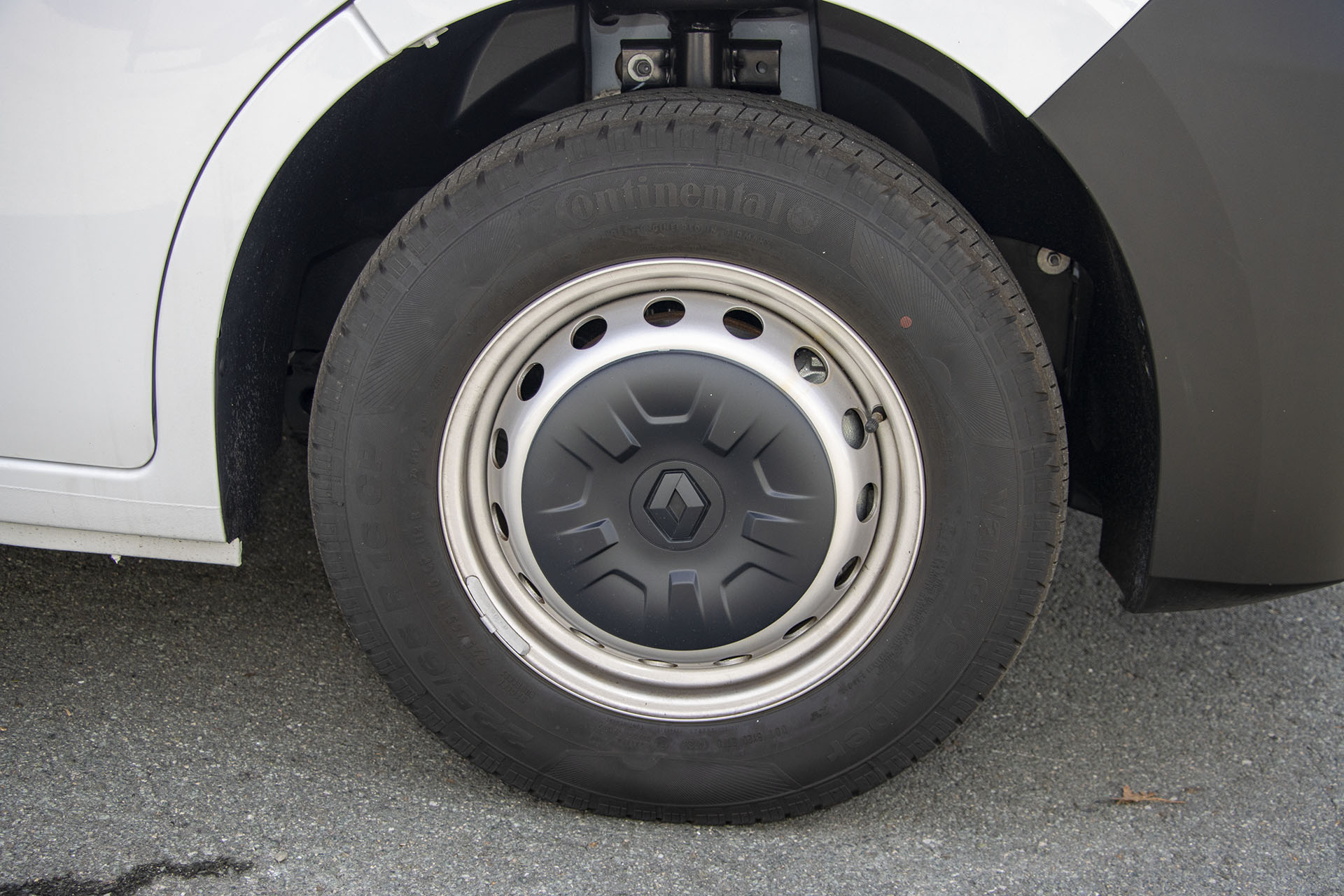 Carousel Popup Thumnails 27 - 2024 Windsor Daintree Renault 2 Berth