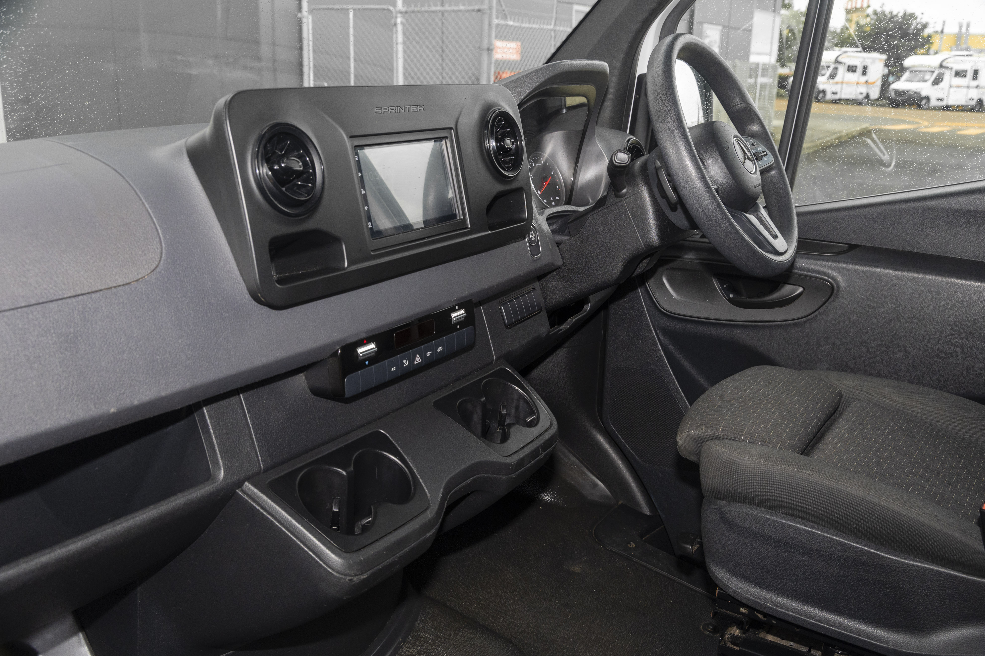 Carousel Popup Thumnails 8 - 2022 Kea Nomad M700 Mercedes 3 Berth