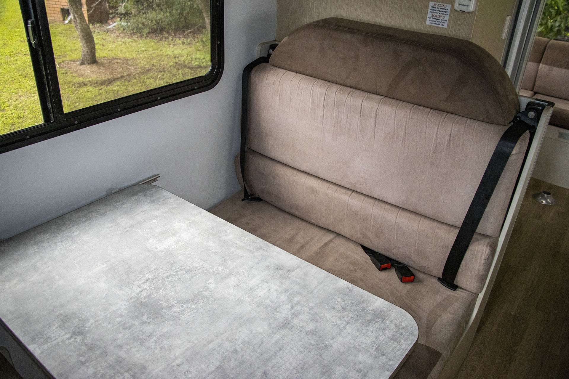 Carousel Popup Thumnails 22 - 2021 Windsor Platinum M725 Mercedes 6 Berth