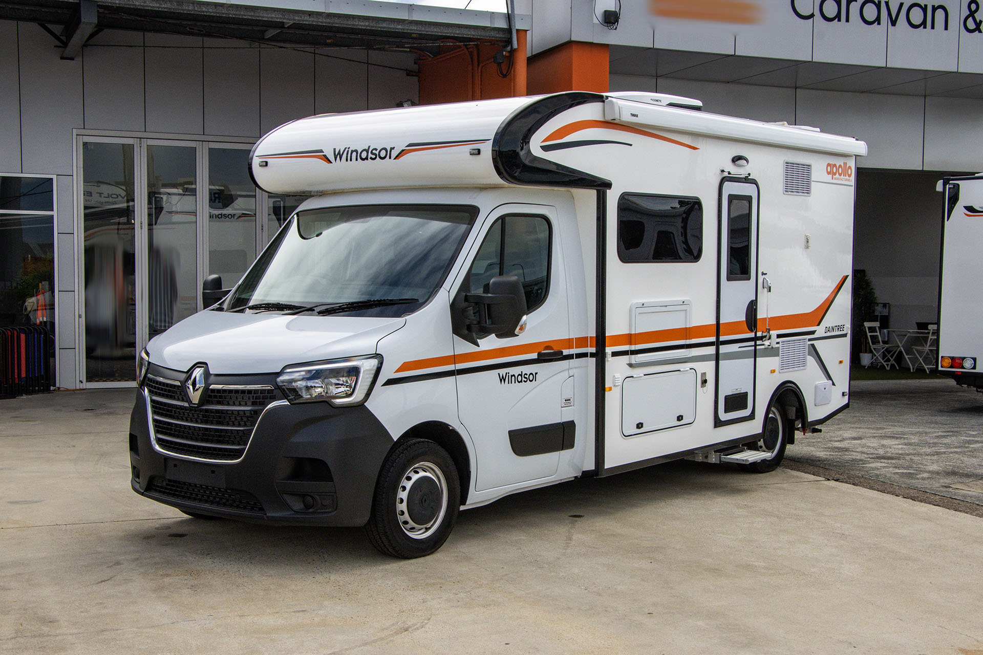 Carousel Popup Main - 2024 Windsor Daintree Renault 2 Berth