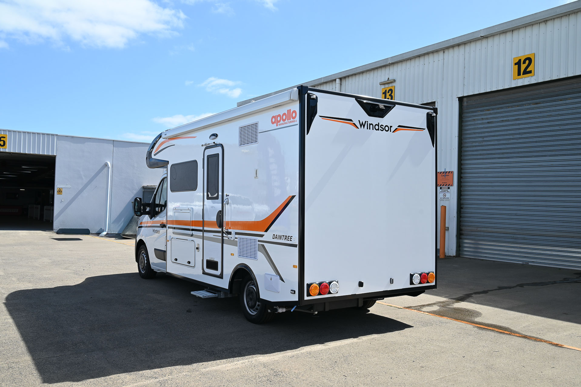 Carousel Popup Thumnails 7 - 2024 Windsor Daintree Renault 2 Berth