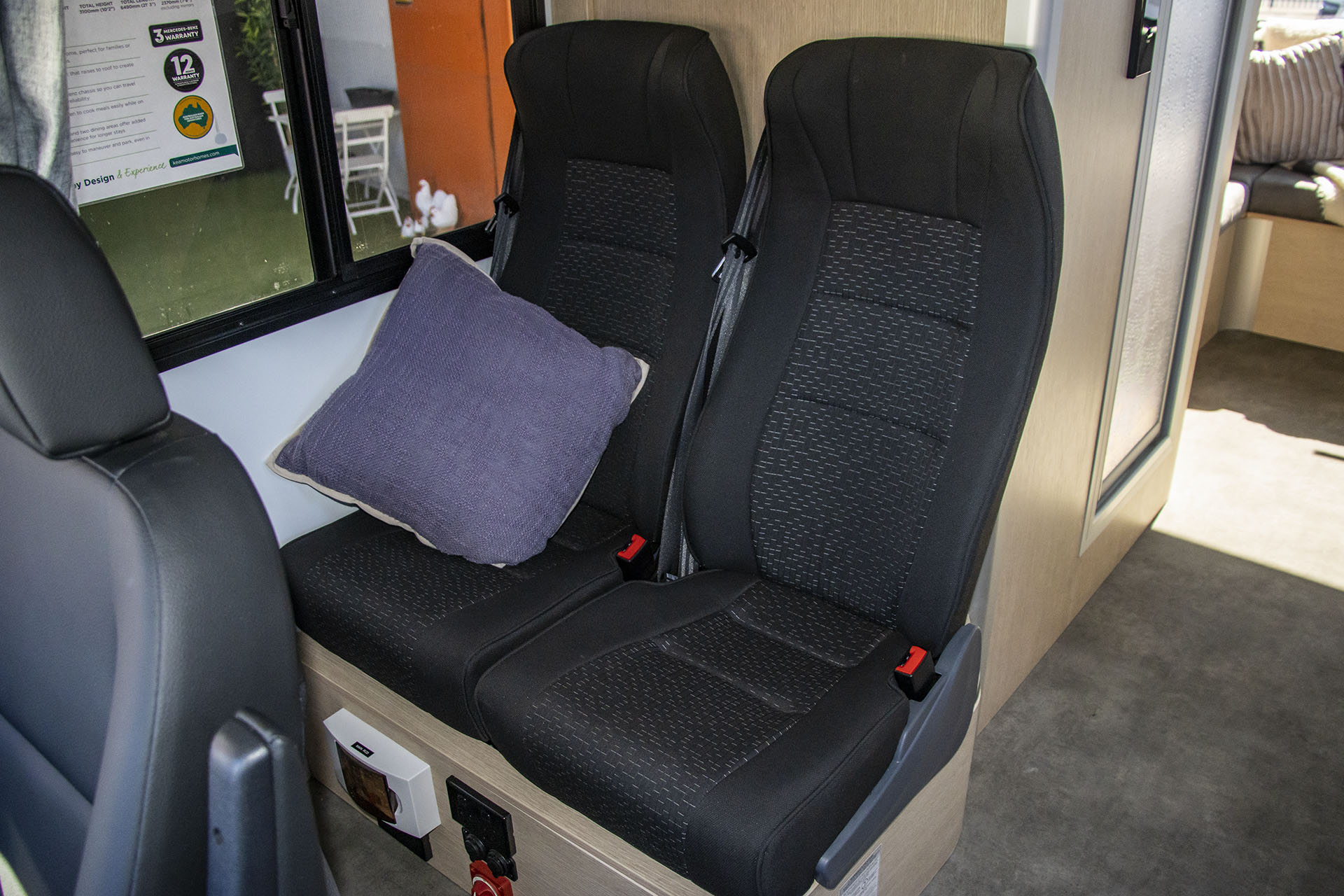 Carousel Popup Thumnails 22 - 2024 Kea Discovery M660 Mercedes 4 Berth
