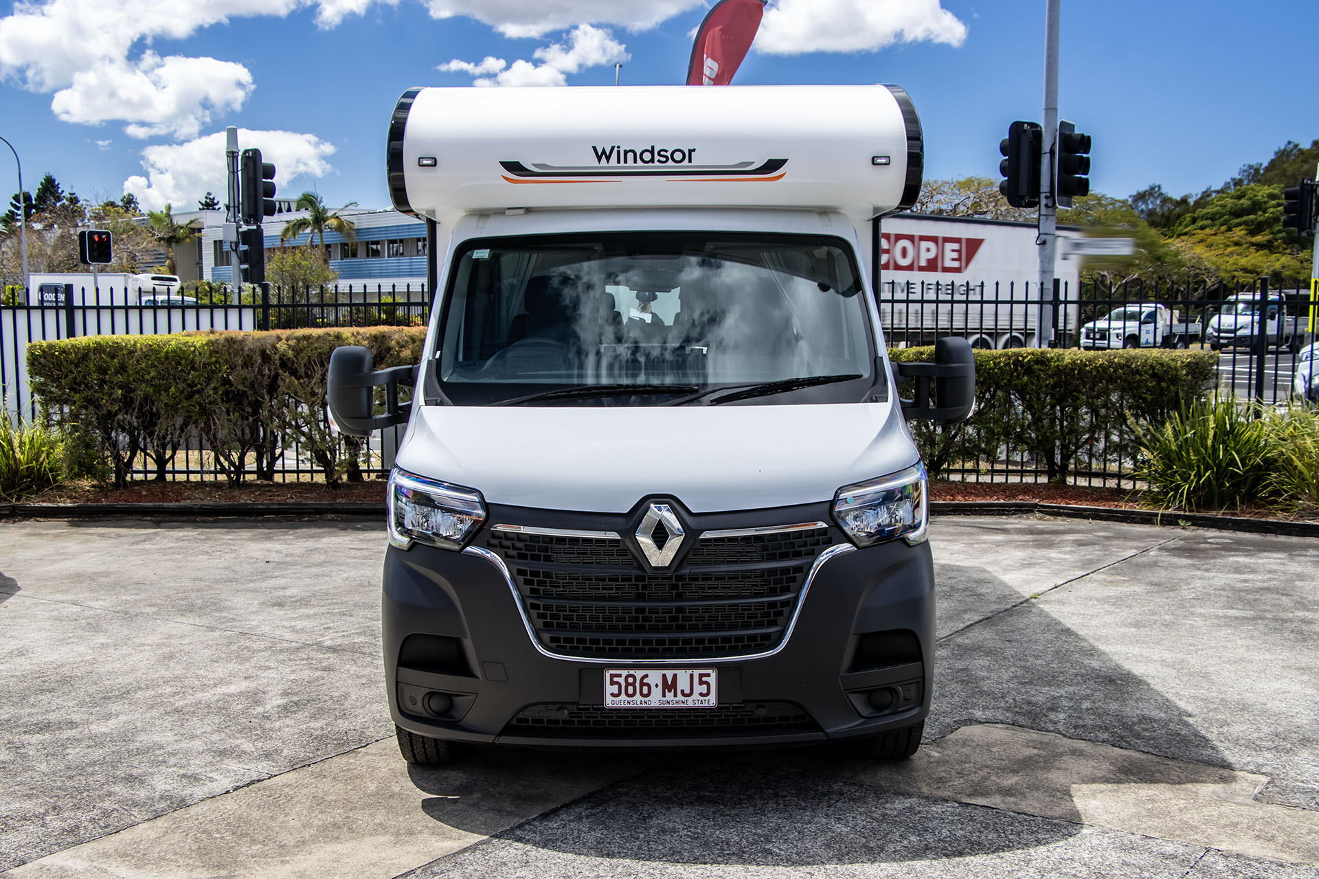 Carousel Popup Thumnails 4 - 2024 Windsor Daintree Renault 2 Berth