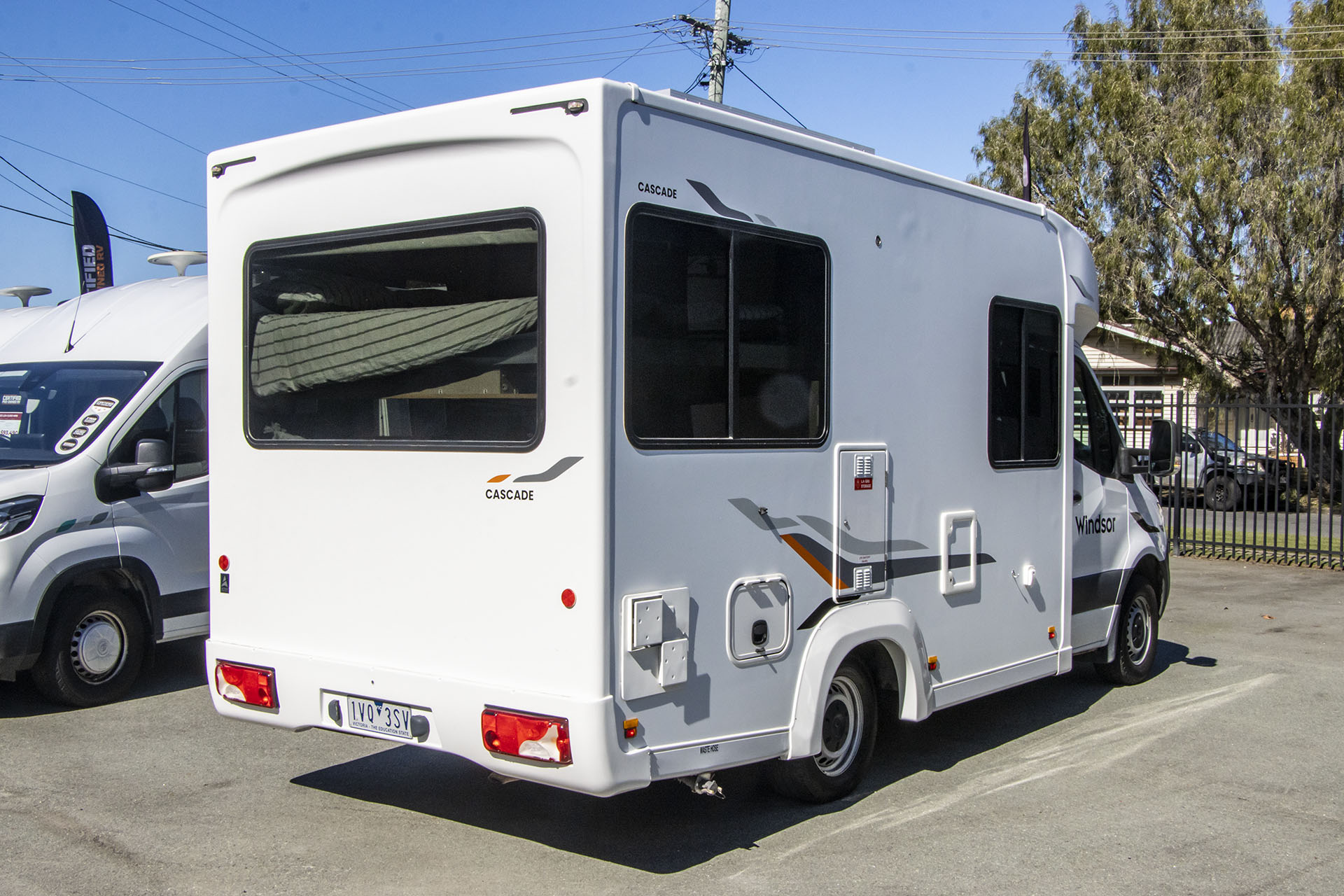 Carousel Popup Thumnails 9 - 2021 Windsor Cascade M670 Mercedes 4 Berth